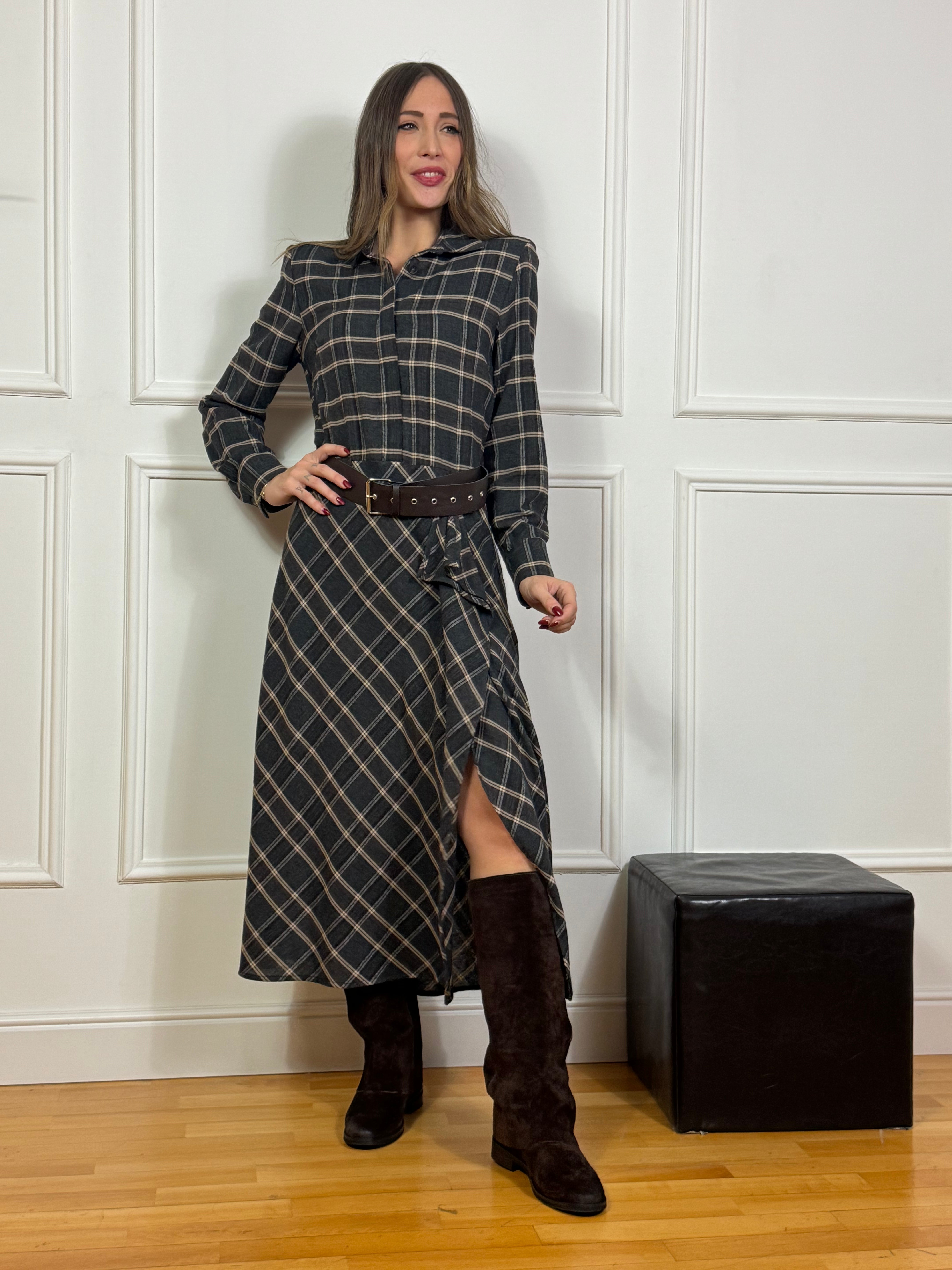 Abito lungo Tensione In scozzese con gonna volant