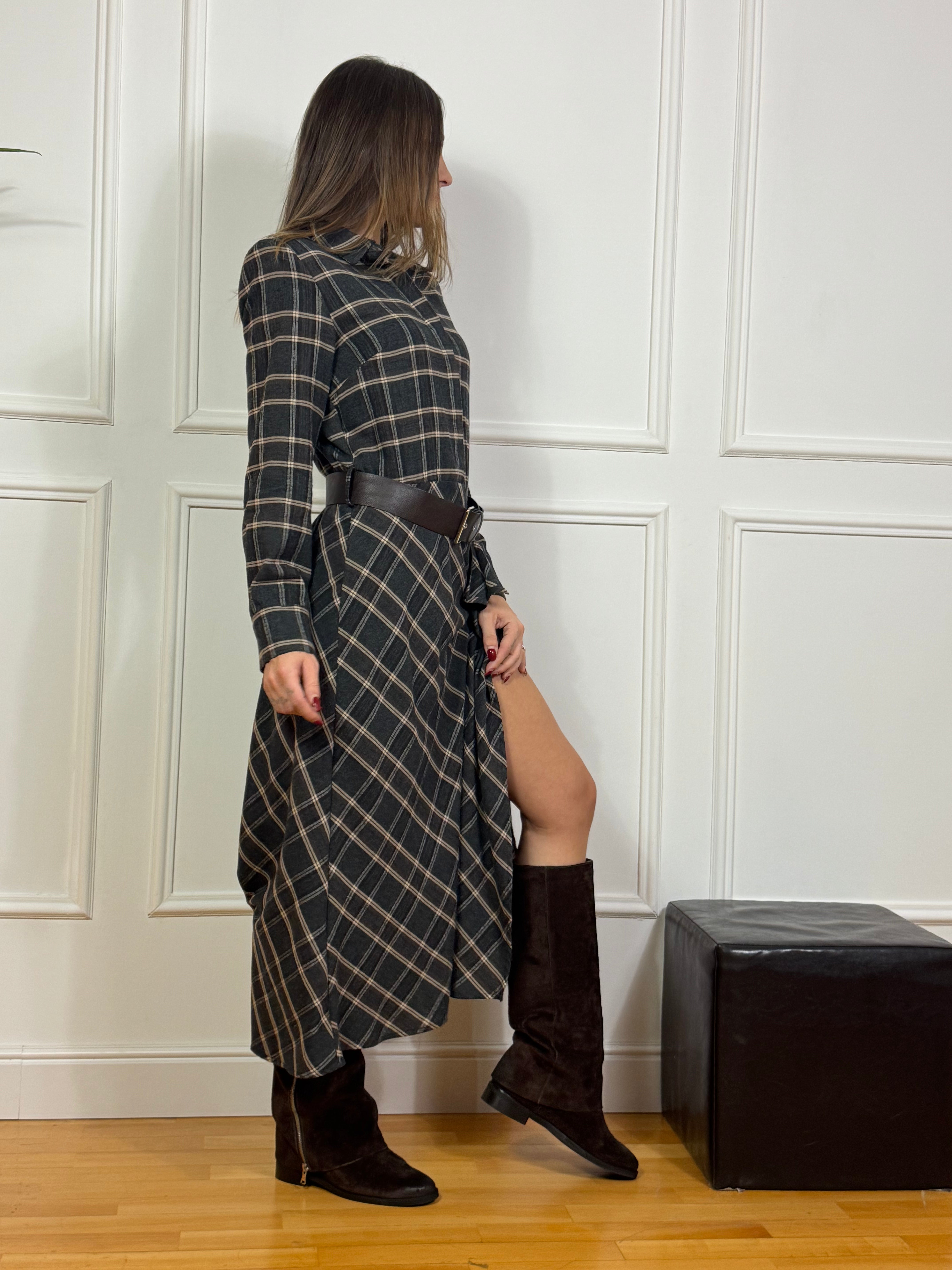 Abito lungo Tensione In scozzese con gonna volant