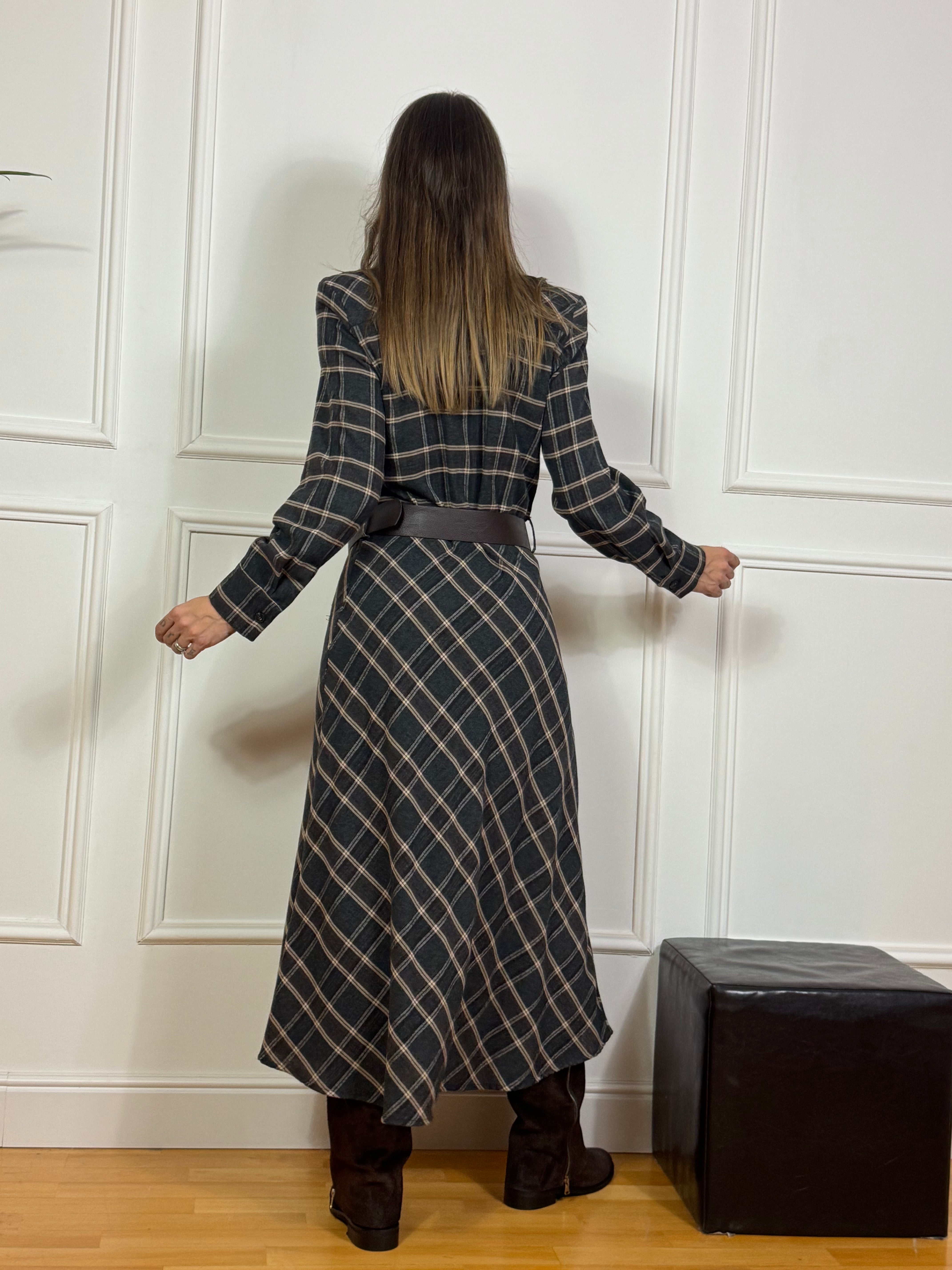 Abito lungo Tensione In scozzese con gonna volant