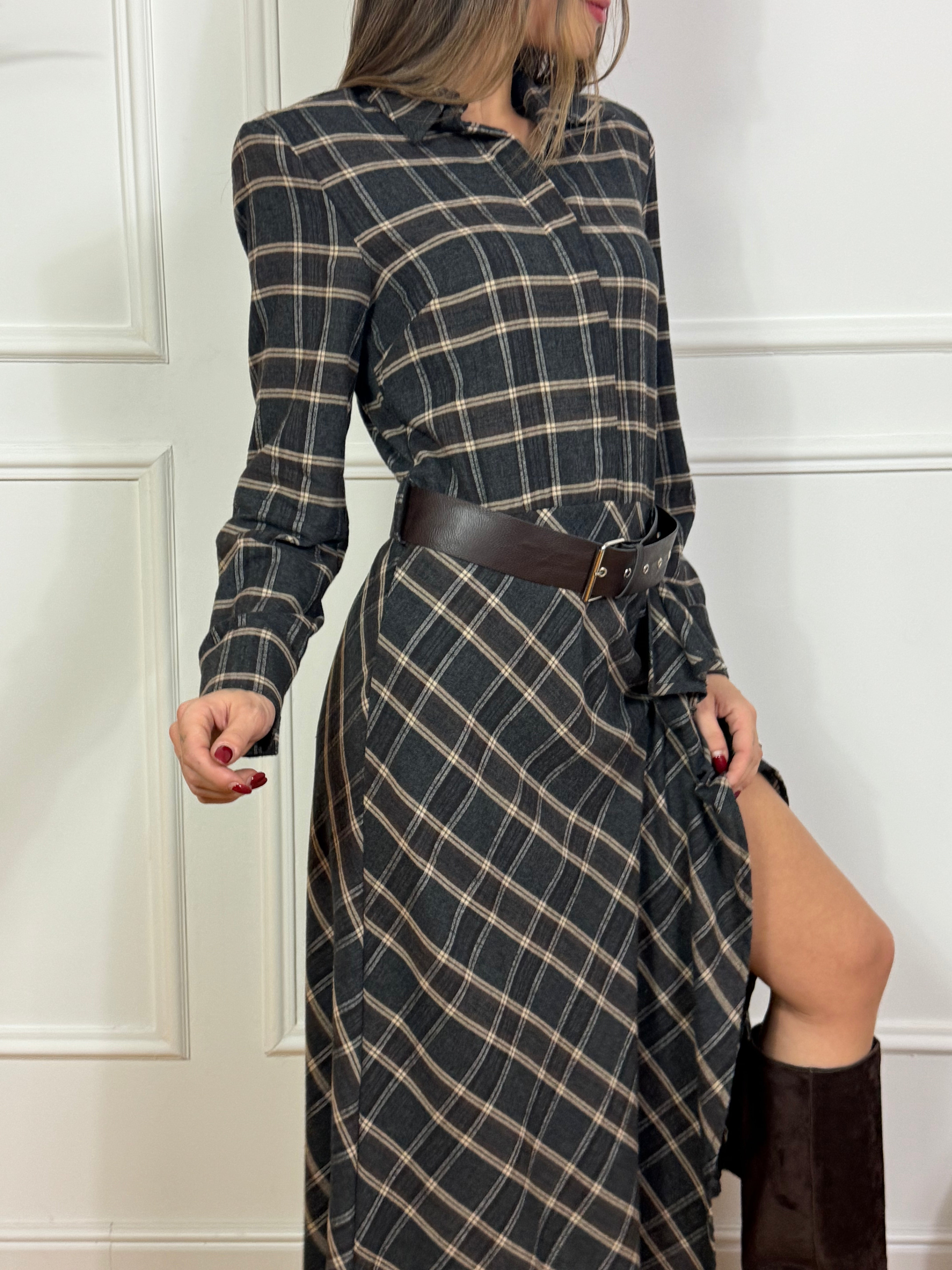 Abito lungo Tensione In scozzese con gonna volant