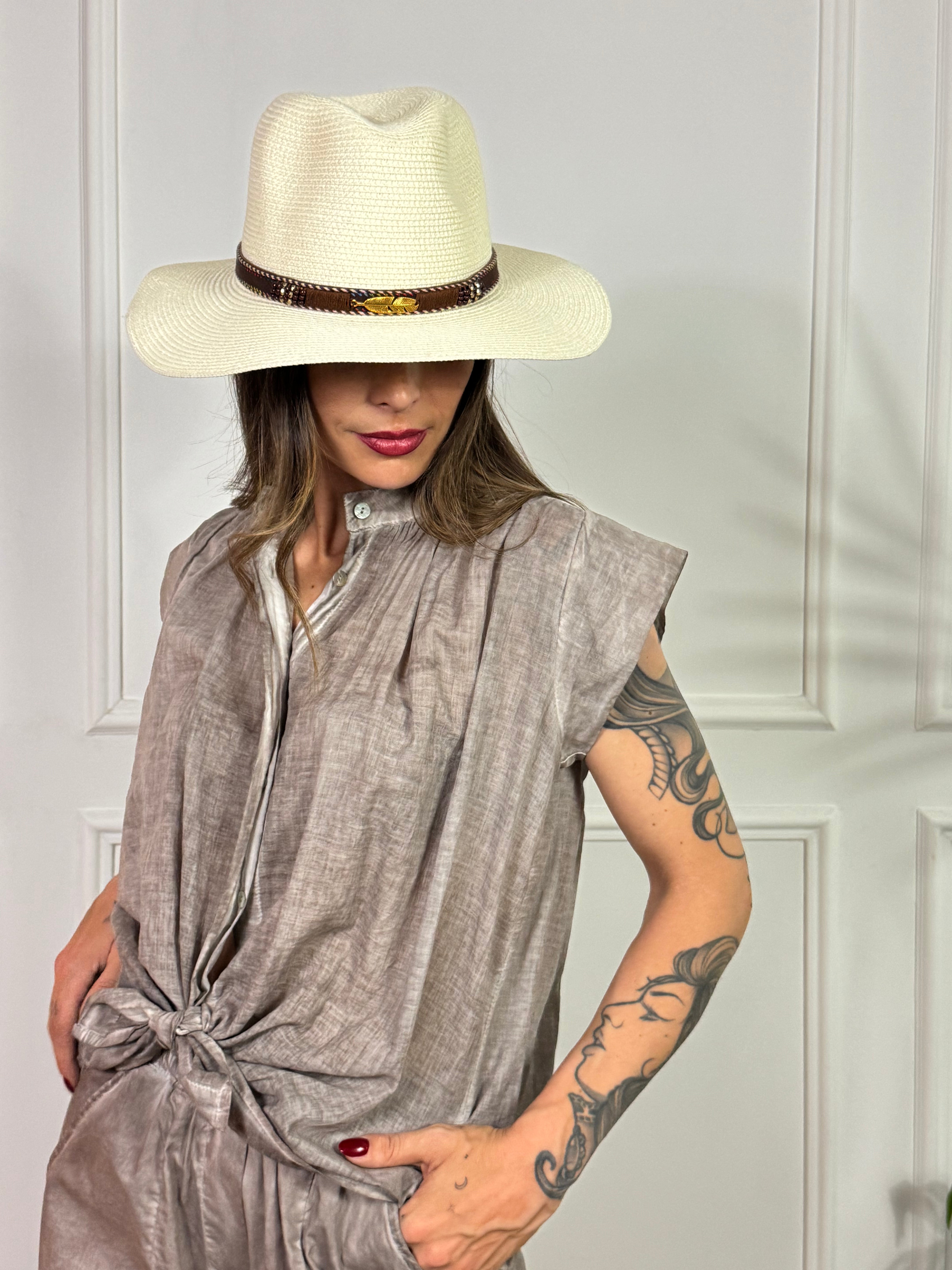 Cappello modello Panama Susy Mix FIBBIA CON PERLINE E PIUMA