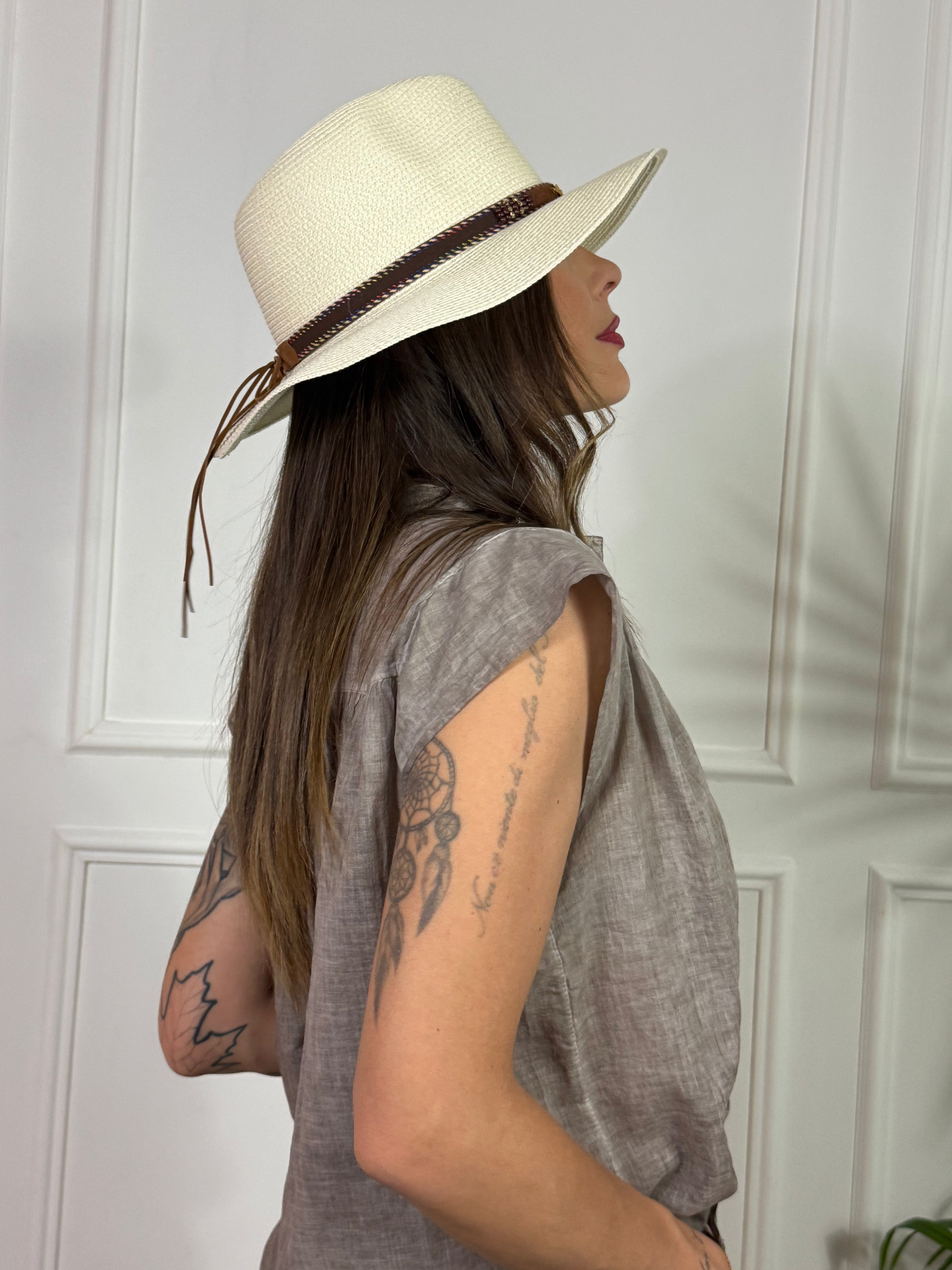 Cappello modello Panama Susy Mix FIBBIA CON PERLINE E PIUMA