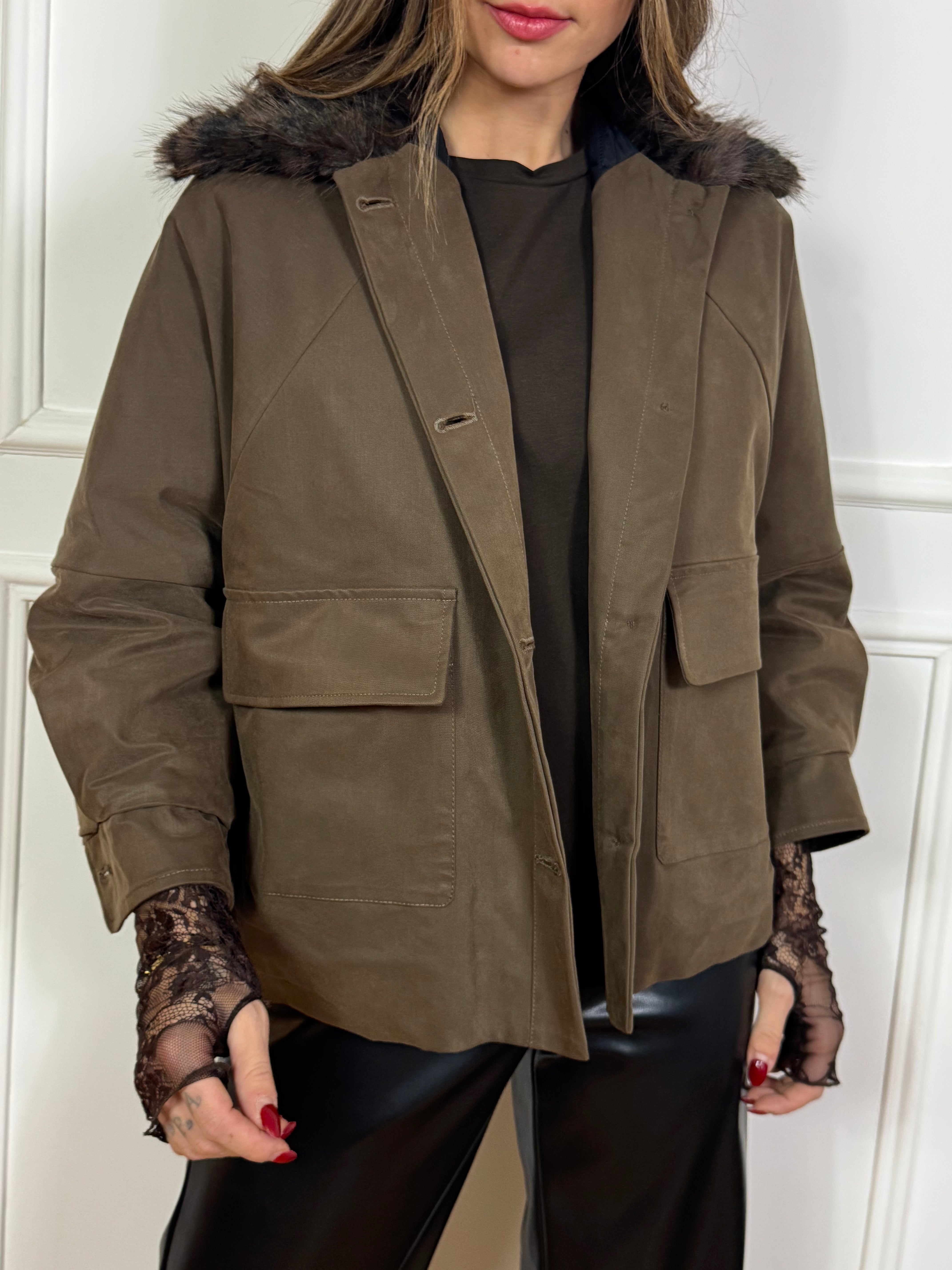 Giacca Tensione In con colletto in ecopelliccia