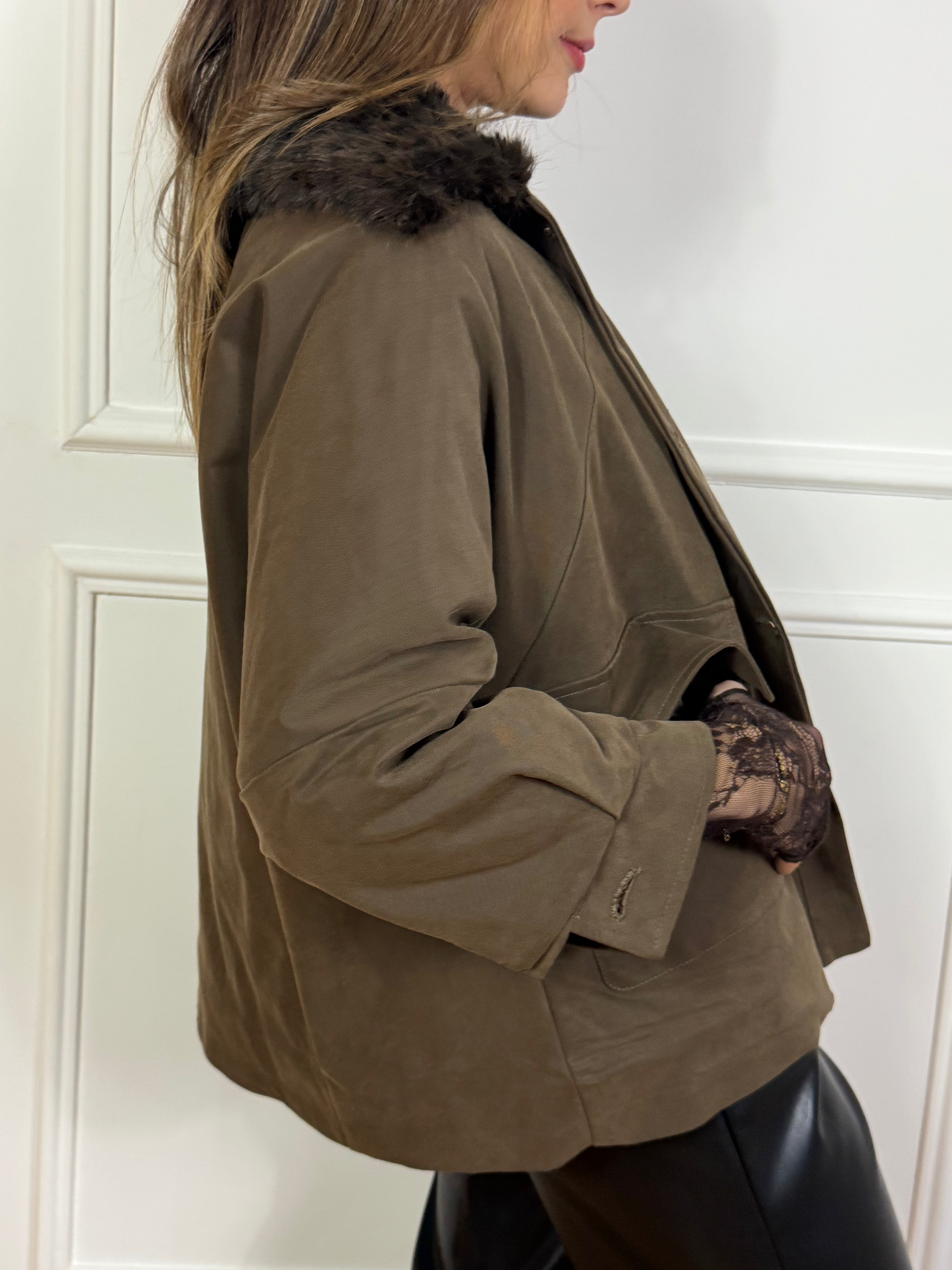 Giacca Tensione In con colletto in ecopelliccia