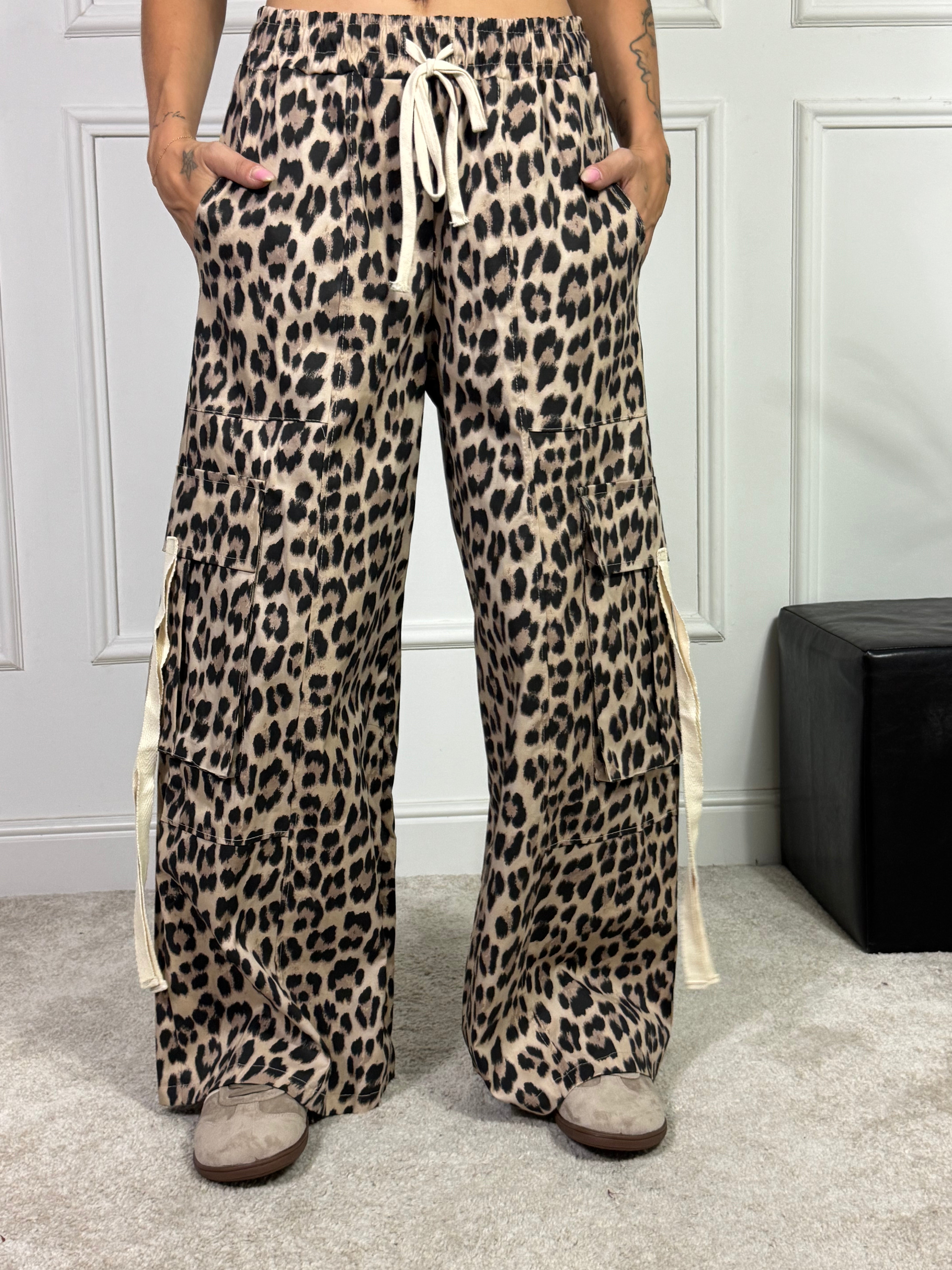 Pantalone AMPIO CARGO TELA COTONE Victoria ILMH LEOPARDATO CON TASCONI
