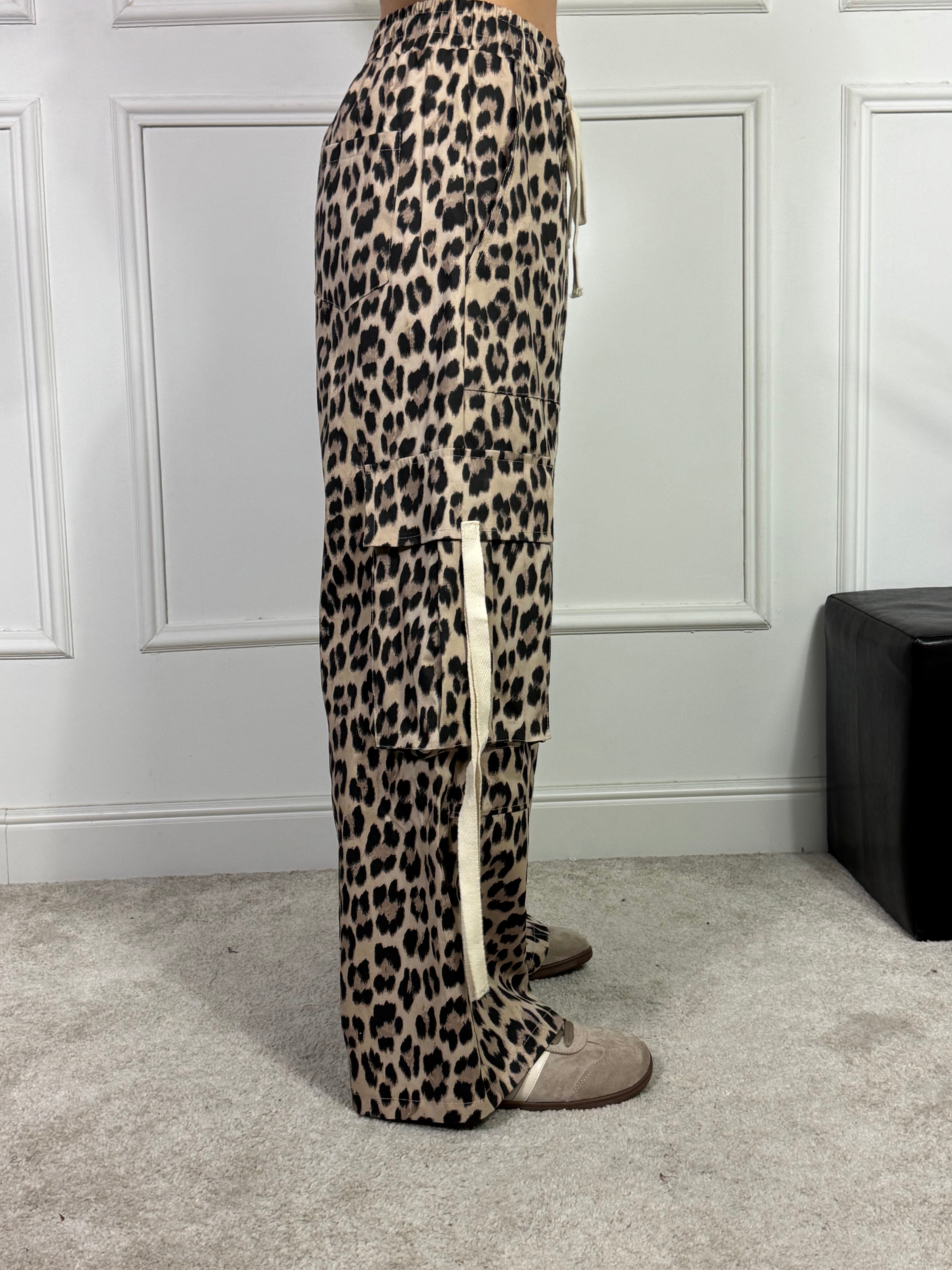 Pantalone AMPIO CARGO TELA COTONE Victoria ILMH LEOPARDATO CON TASCONI