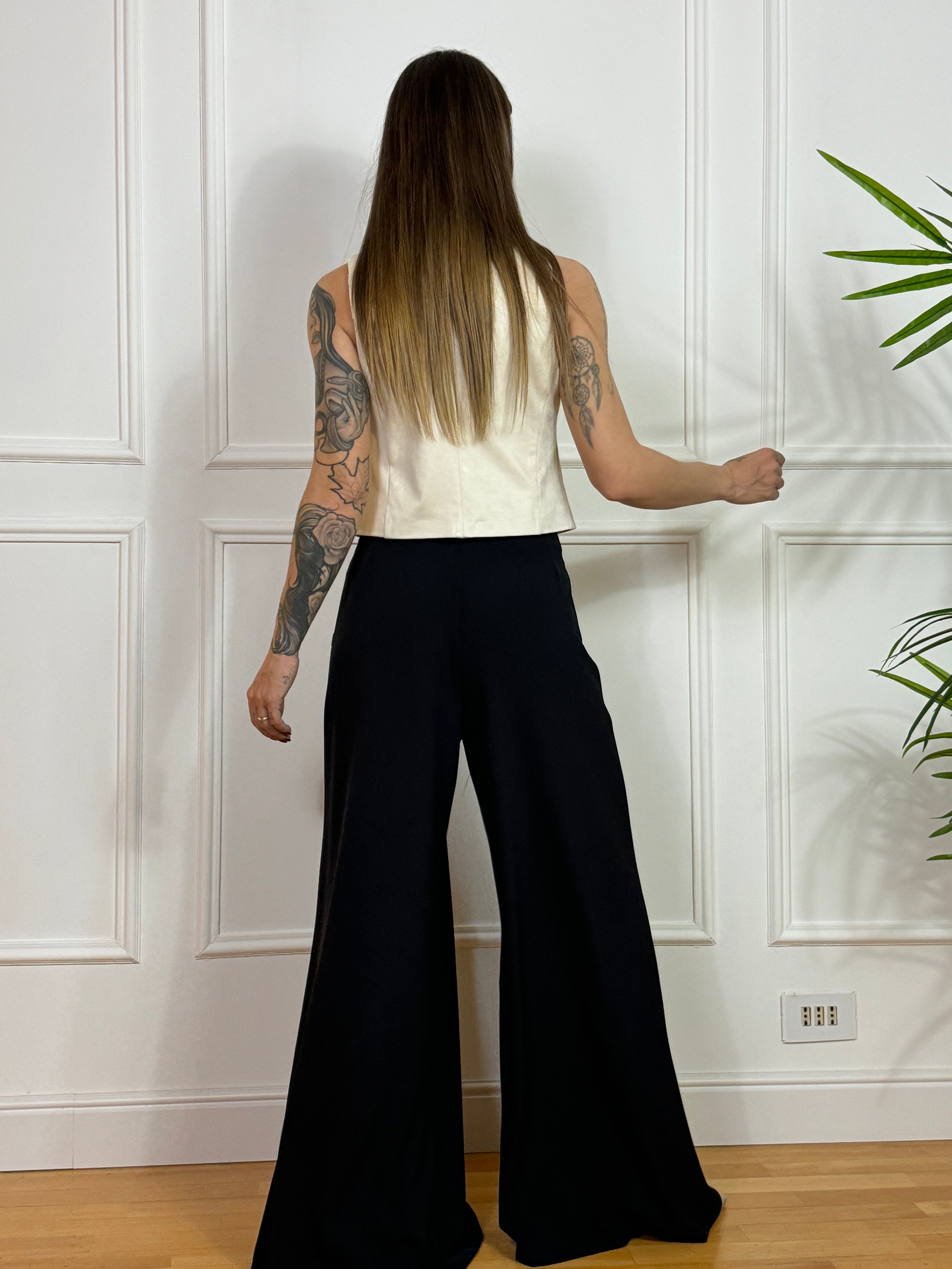 Pantalone a palazzo con pinces e cintura Tensione In