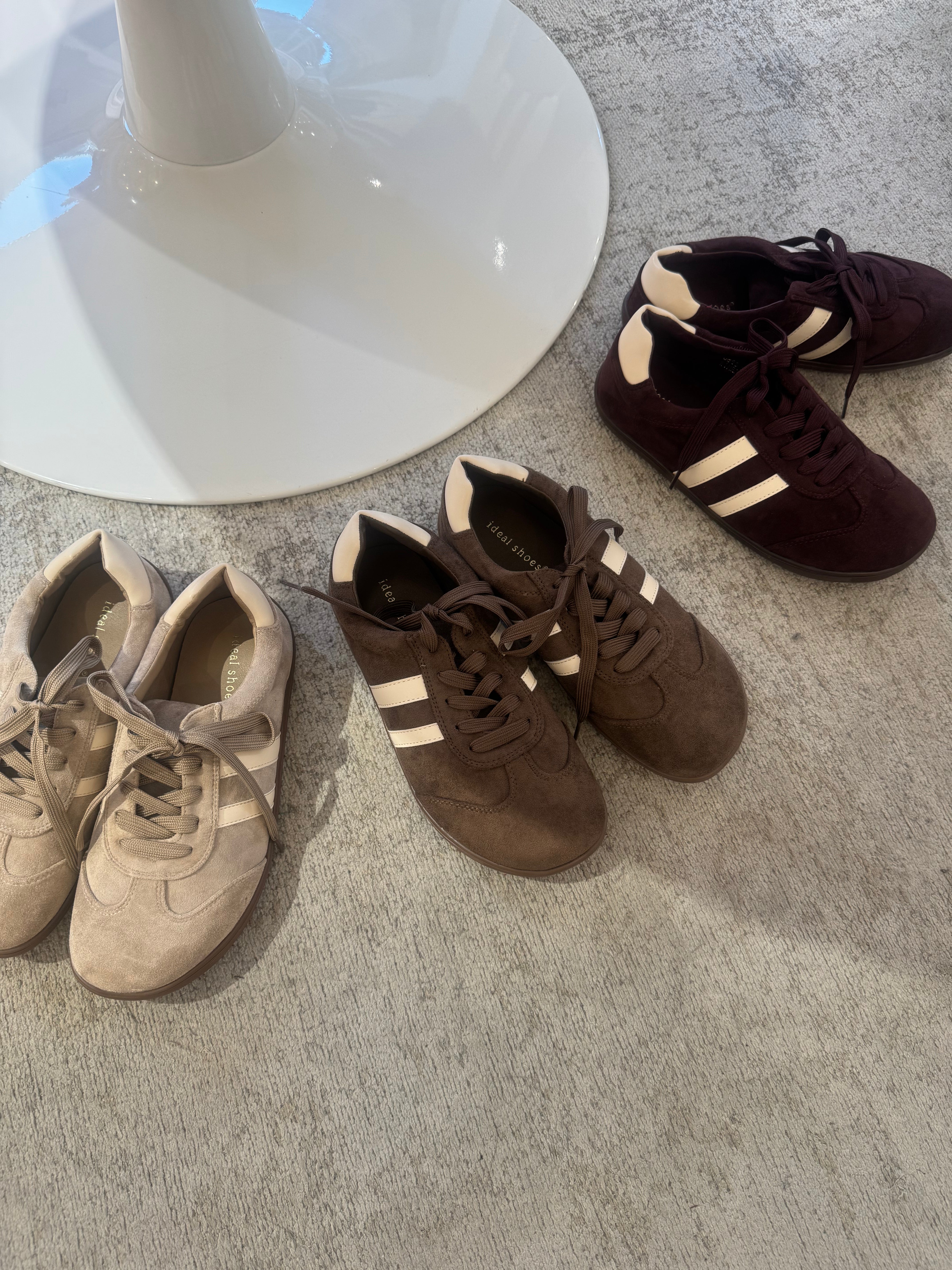 SNEAKERS BASSE PUNTA TONDA con BANDE LATERALI