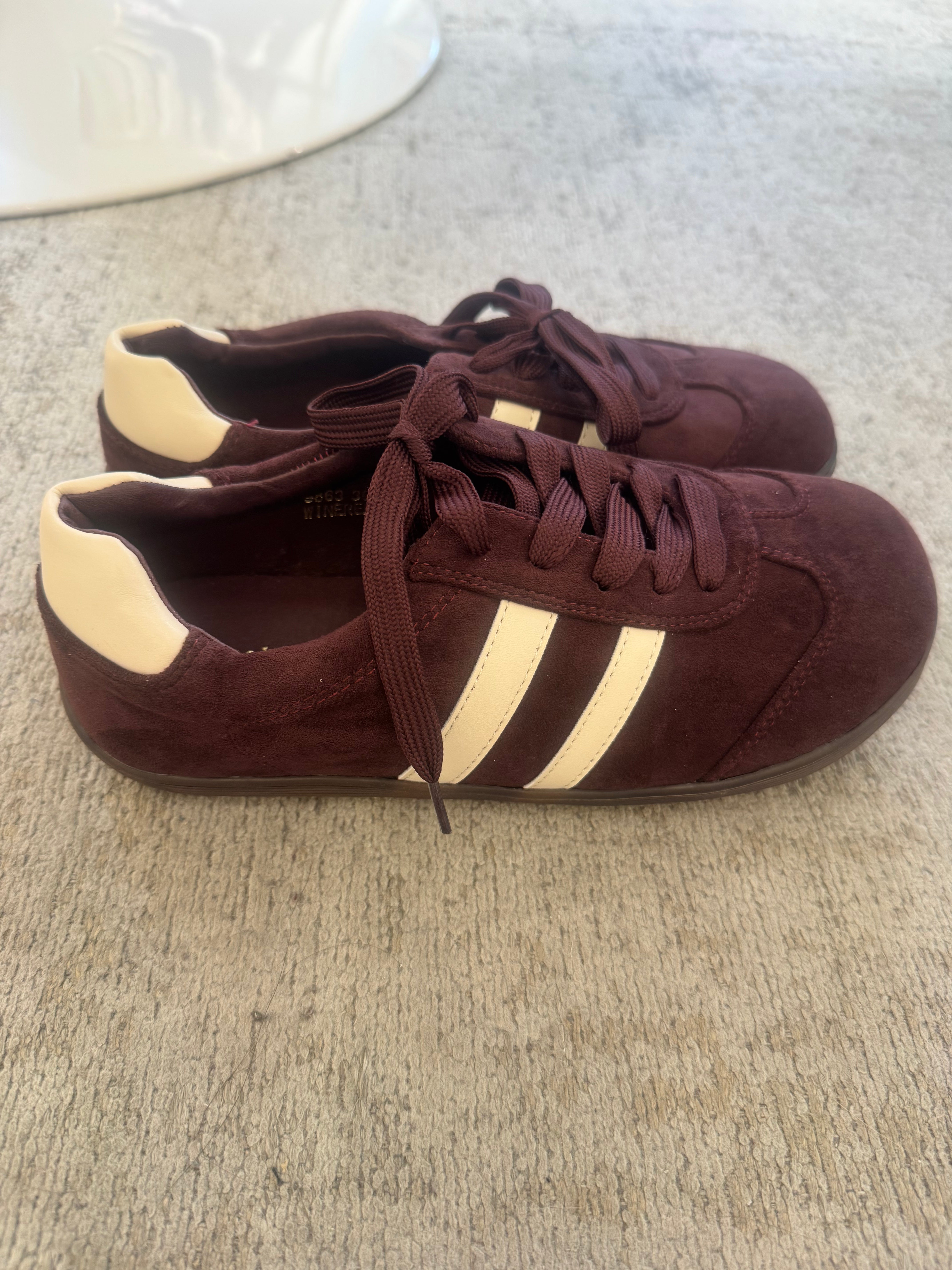 SNEAKERS BASSE PUNTA TONDA con BANDE LATERALI