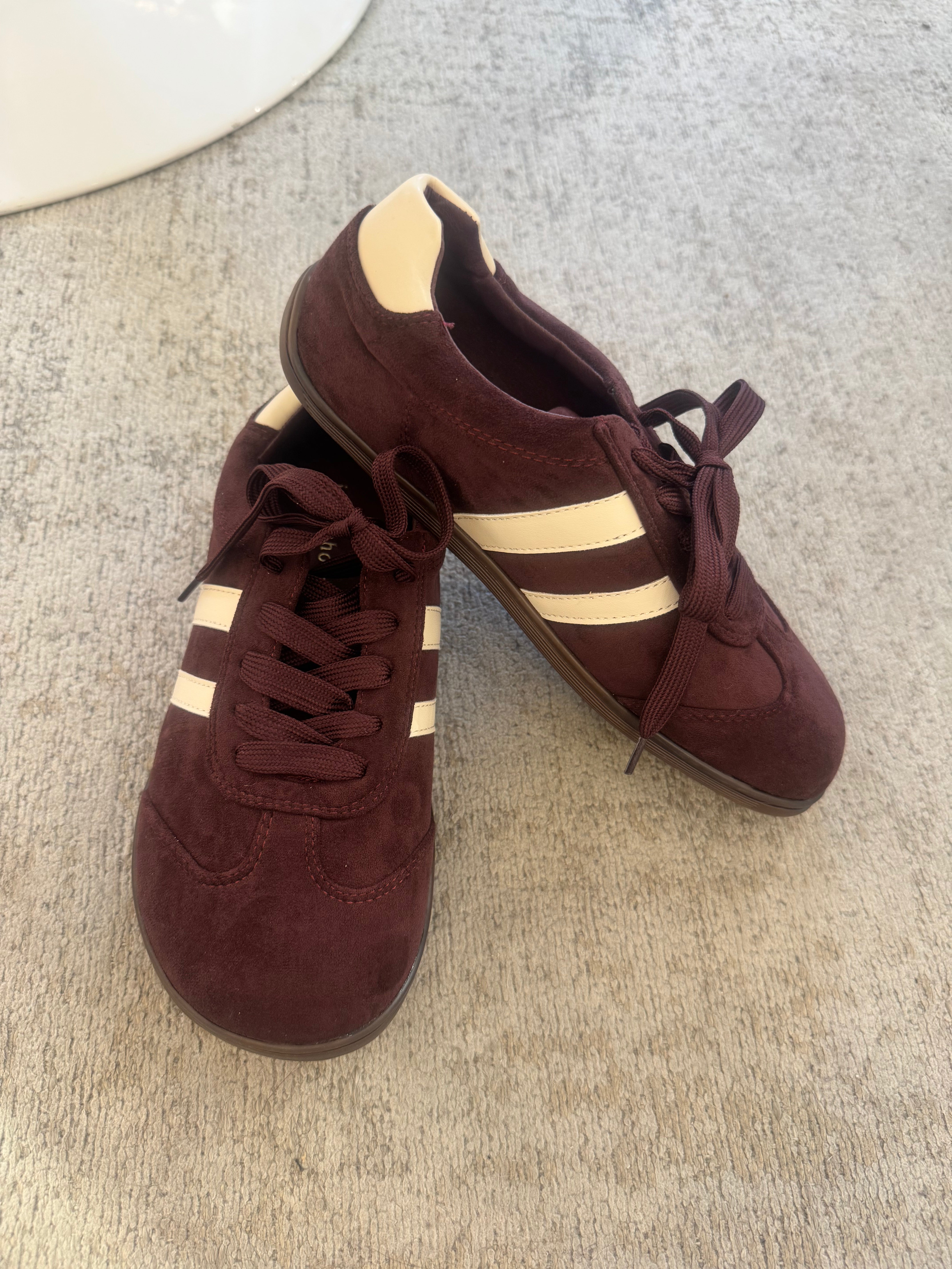 SNEAKERS BASSE PUNTA TONDA con BANDE LATERALI
