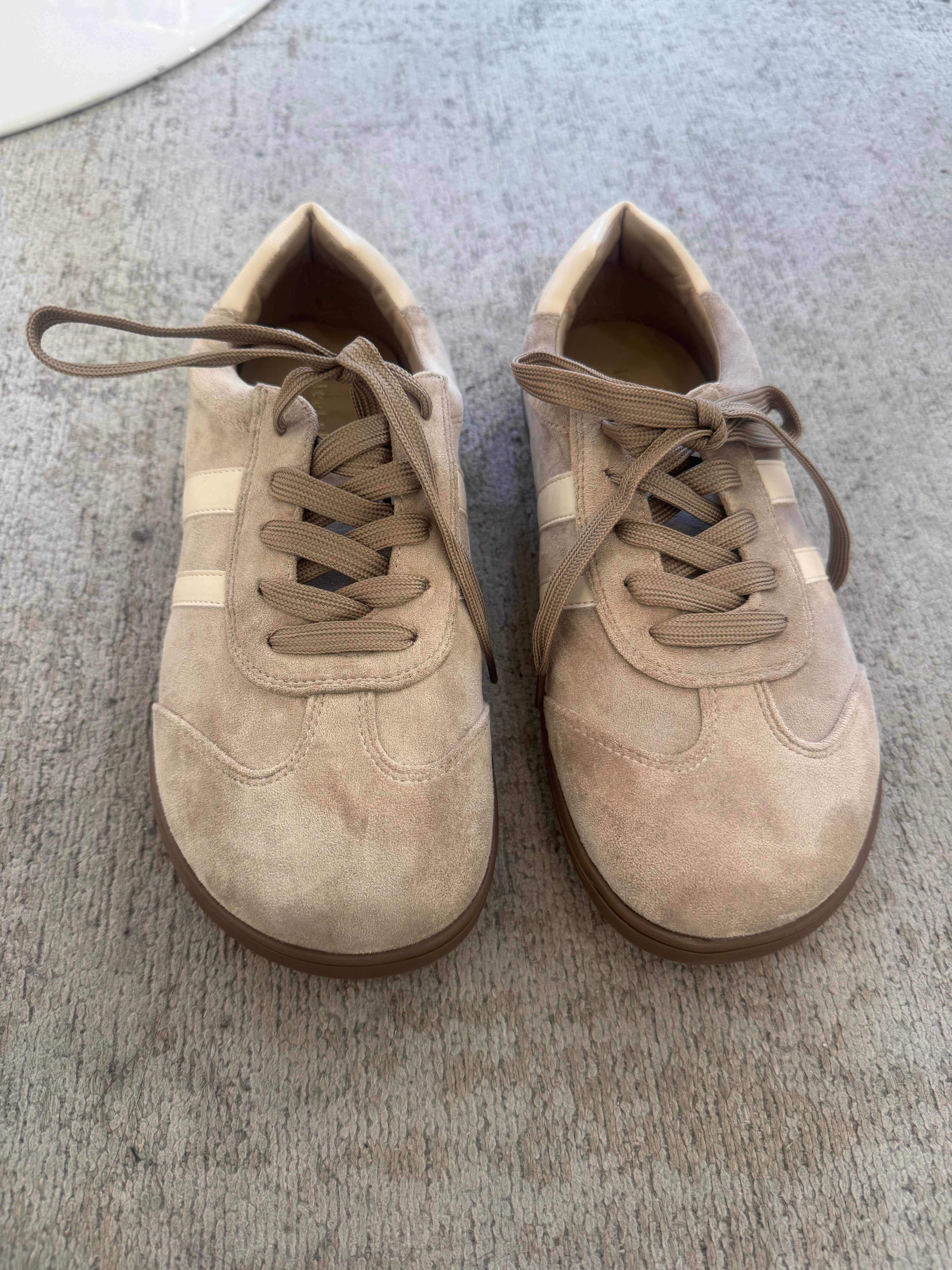 SNEAKERS BASSE PUNTA TONDA con BANDE LATERALI