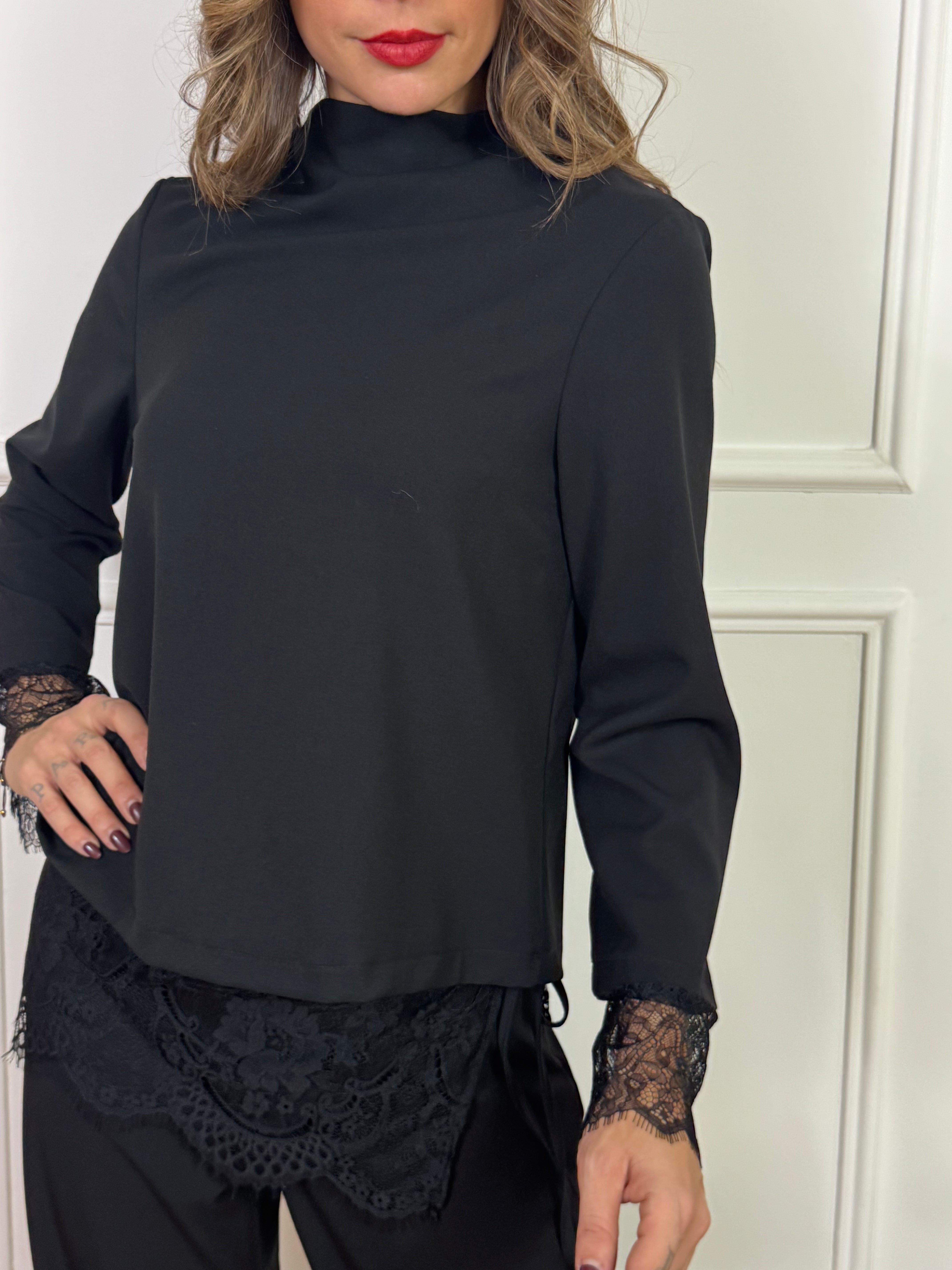 BLUSA COLLO CRATERE Susy Mix con POLSI IN PIZZO