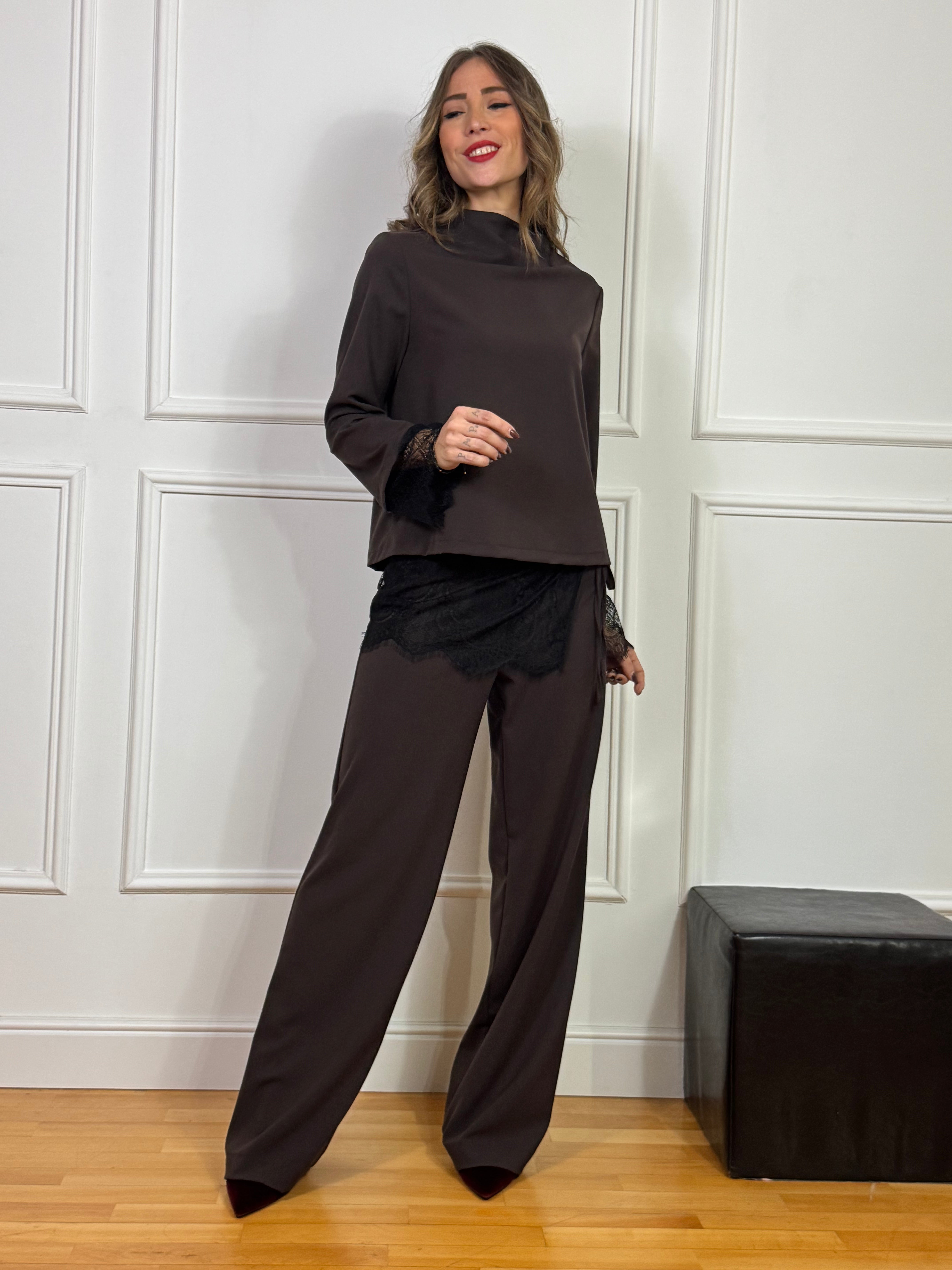 BLUSA COLLO CRATERE Susy Mix con POLSI IN PIZZO