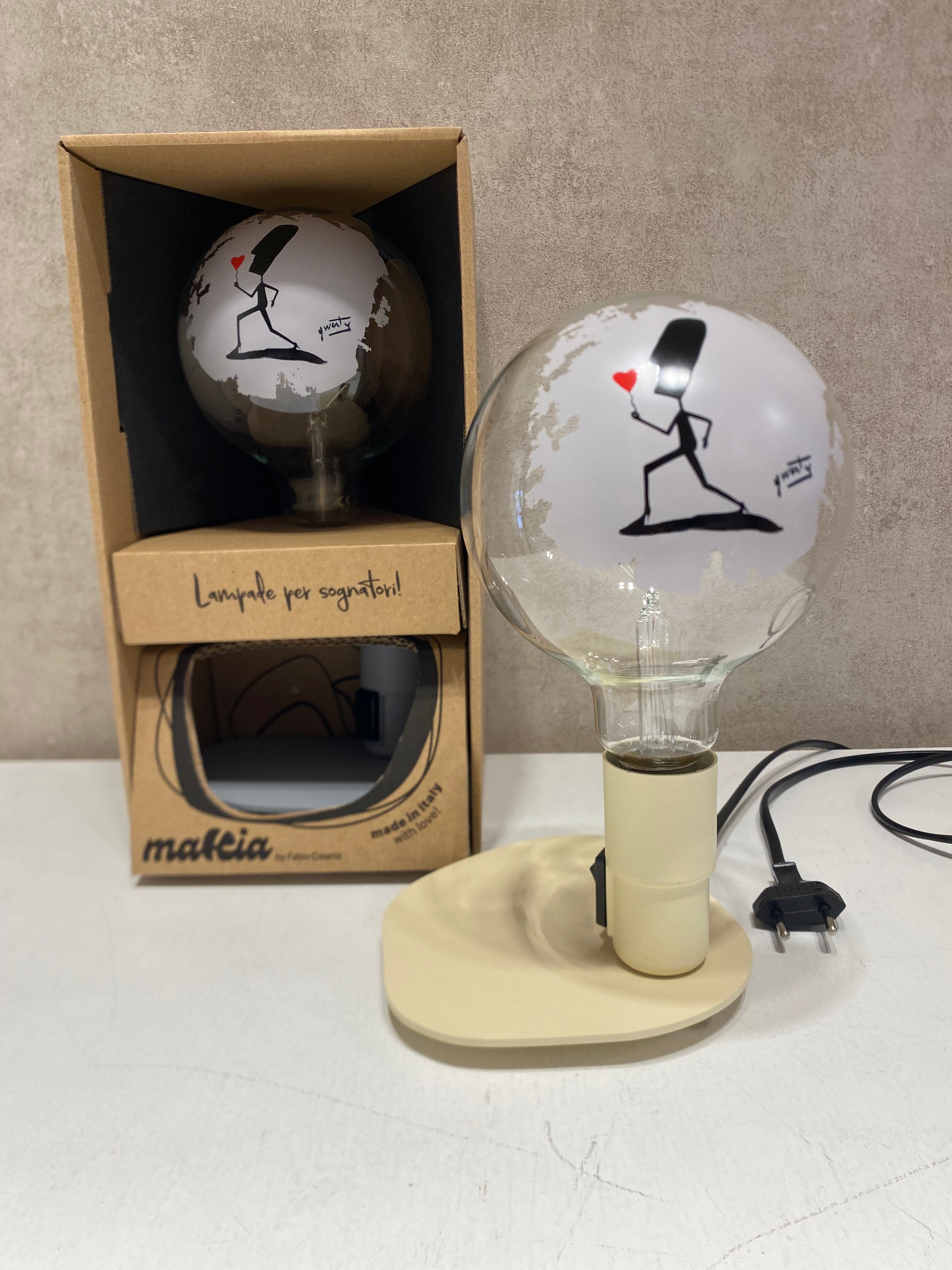 Lampada MAKIA