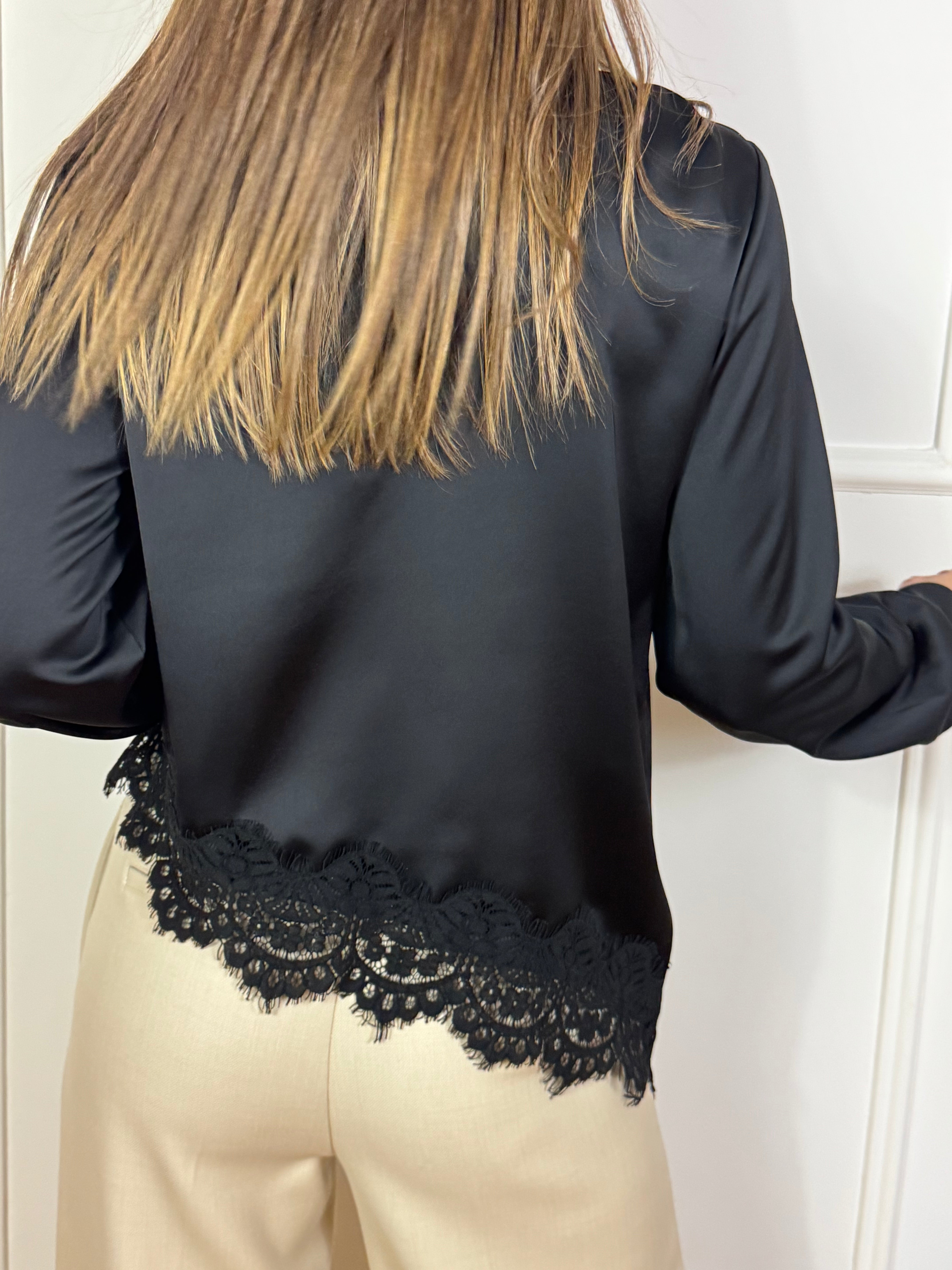 Casacca in raso ASIMMETRICA CON PIZZO Tensione In