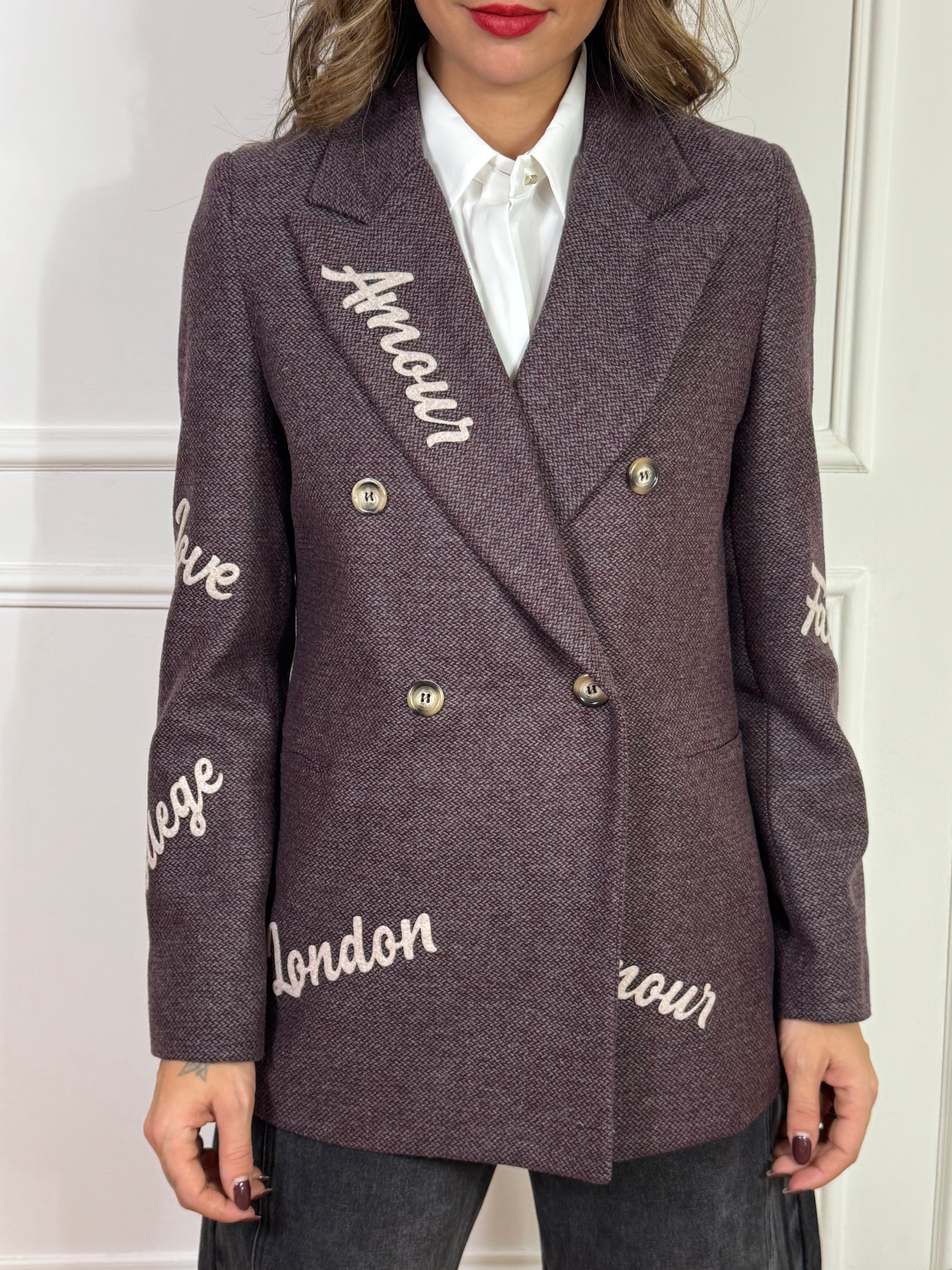 Giacca blazer doppiopetto Susy Mix con applicazioni scritte