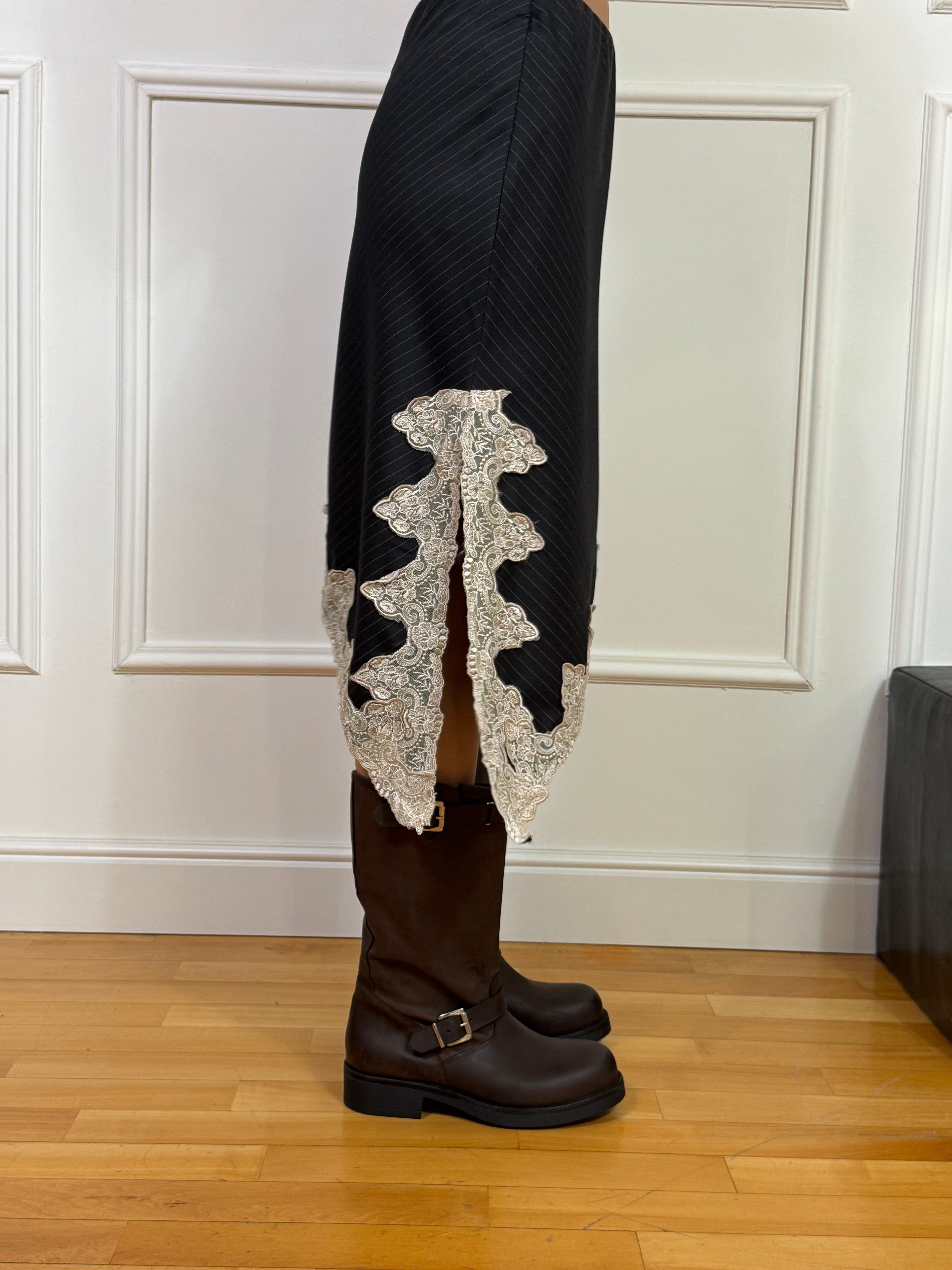 Gonna asimmetrica con spacco Have One gessata con pizzo