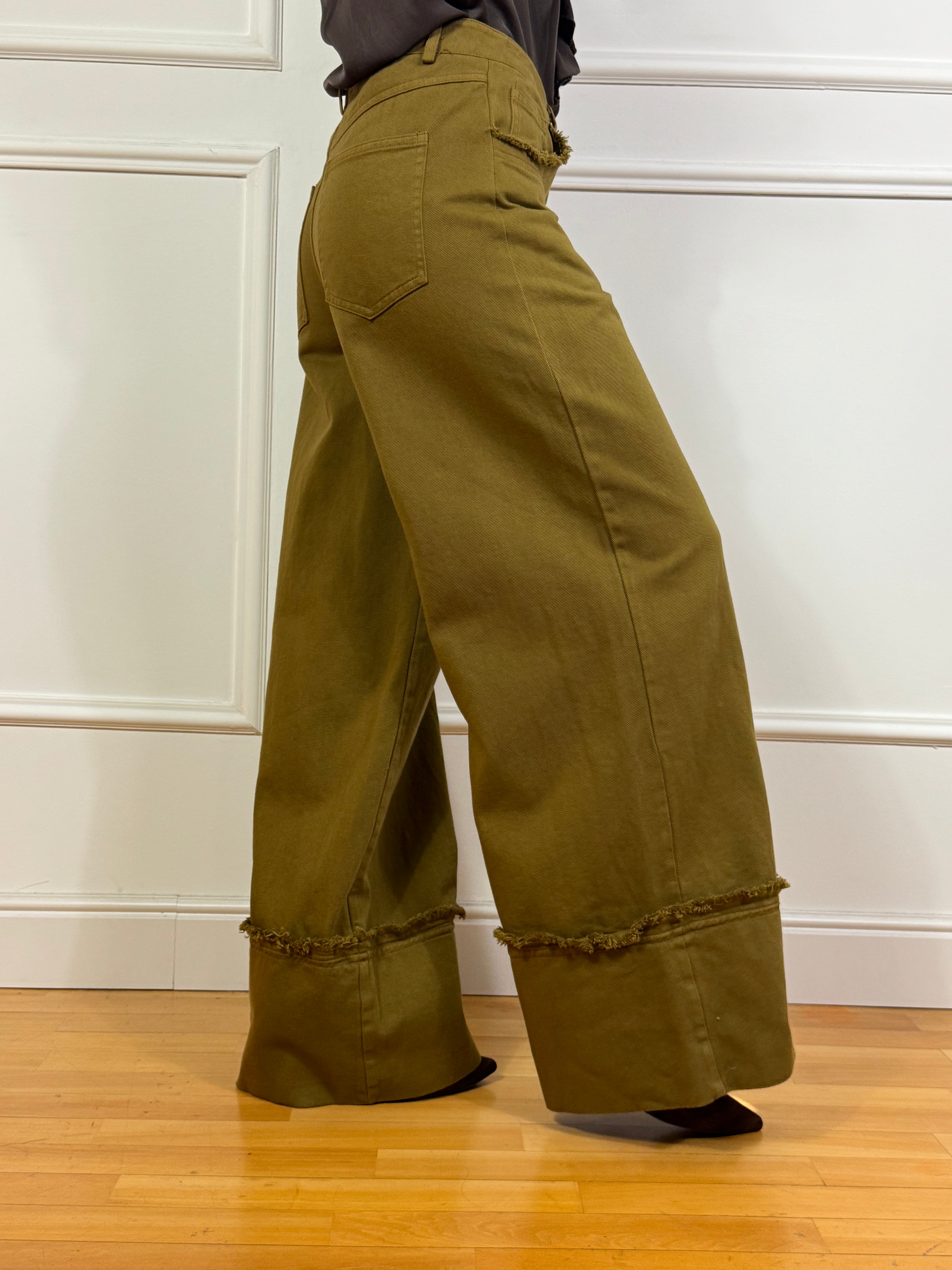 Jeans OVER AMPIO CON RISVOLTO Victoria ILMH con BORDI SFRANGIATI