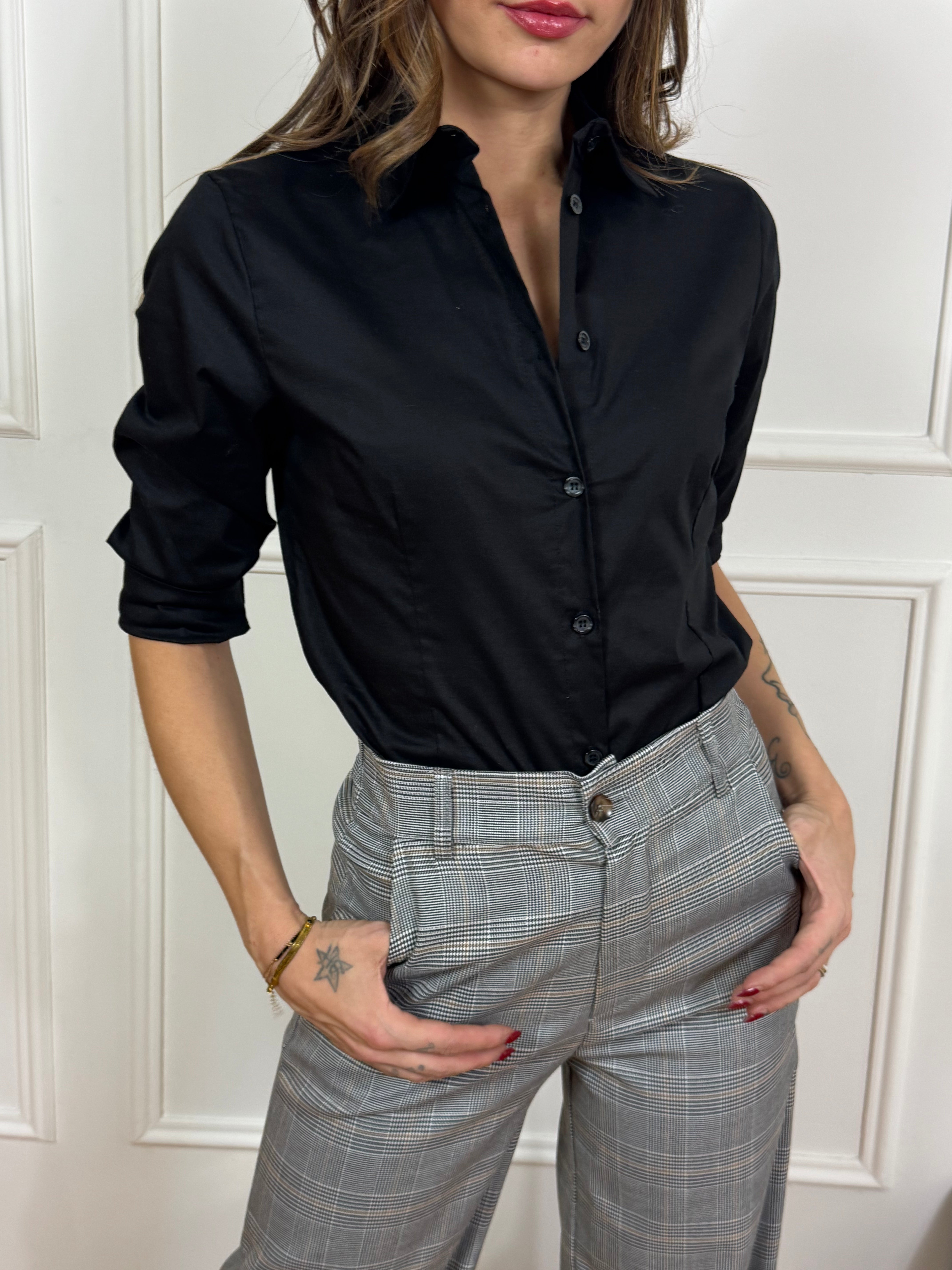 Camicia in cotone elasticizzato Kikisix BASIC SFIANCATA