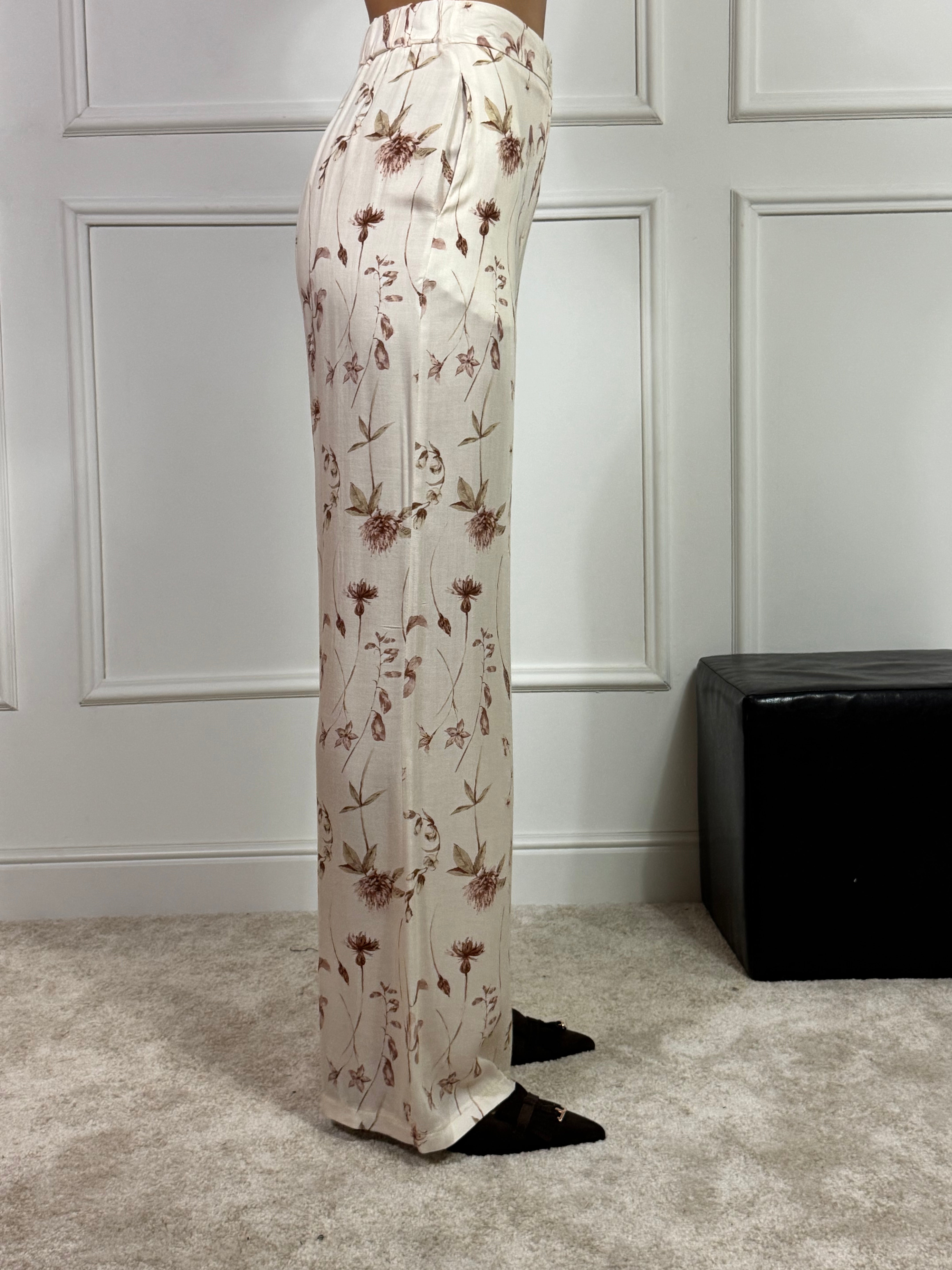 Pantalone Susy Mix leggero a fantasia floreale