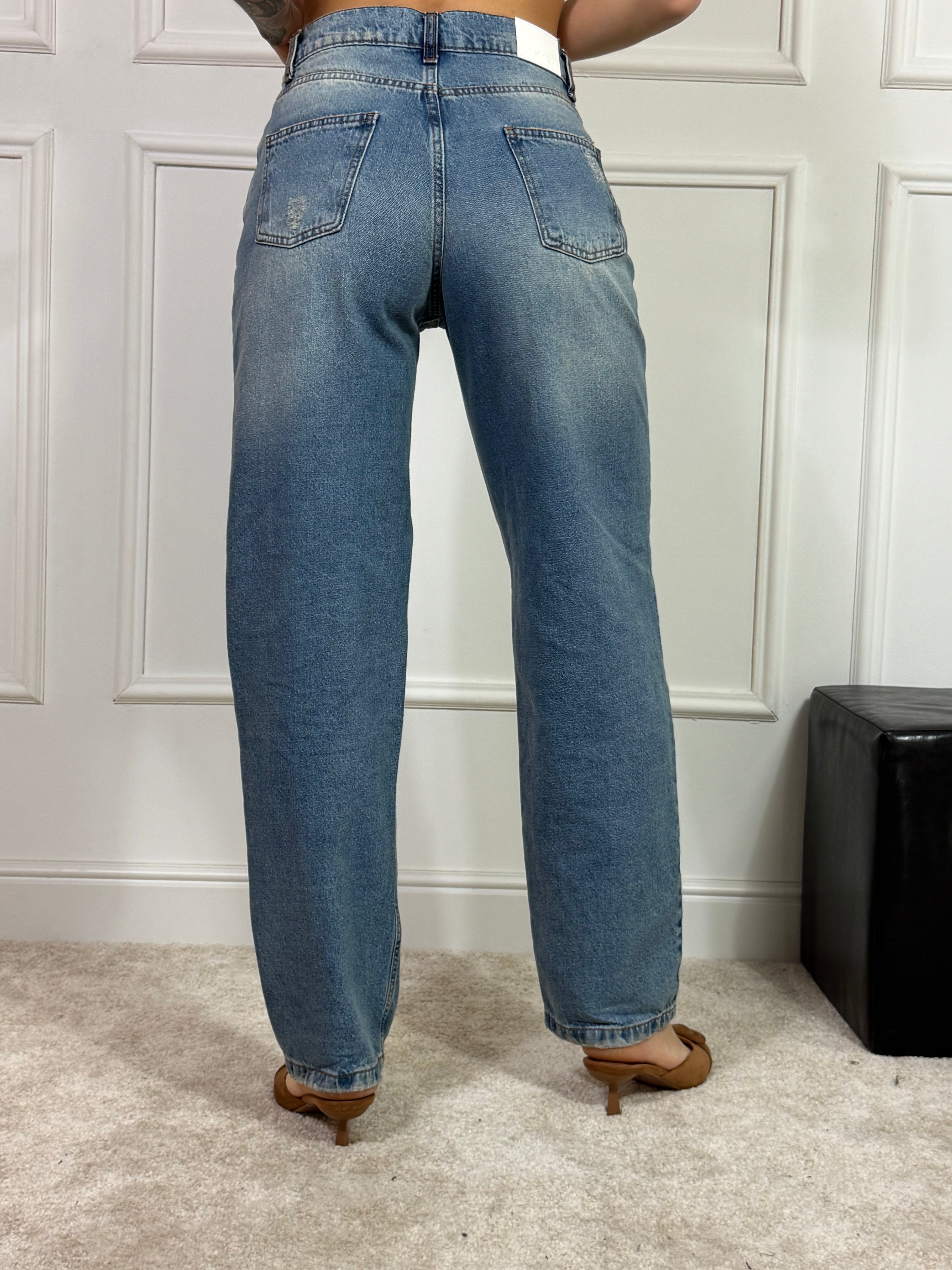 Jeans Kikisix dritto con baffi e rotture