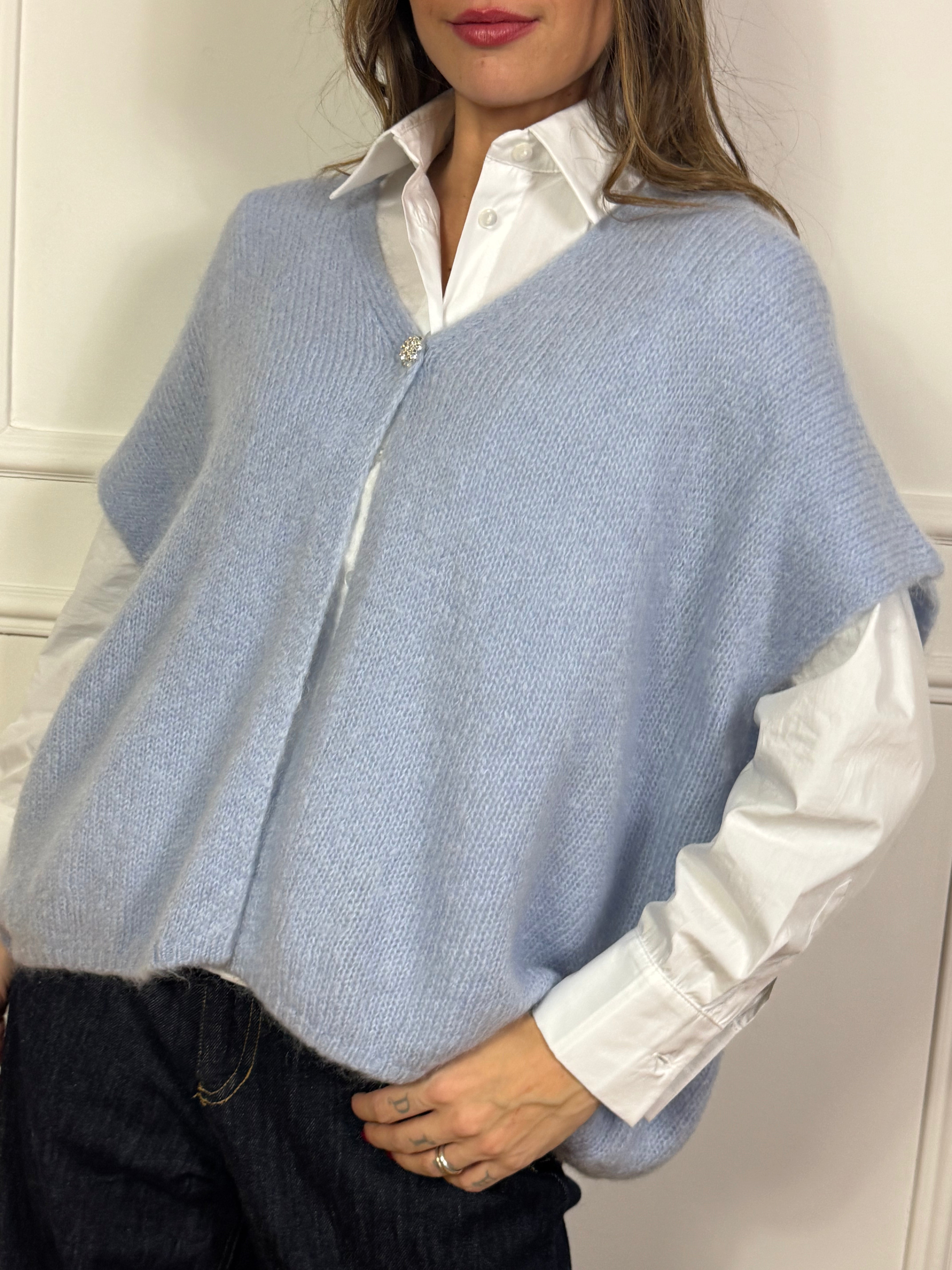 Poncho Kikisix con bottone gioiello sul davanti