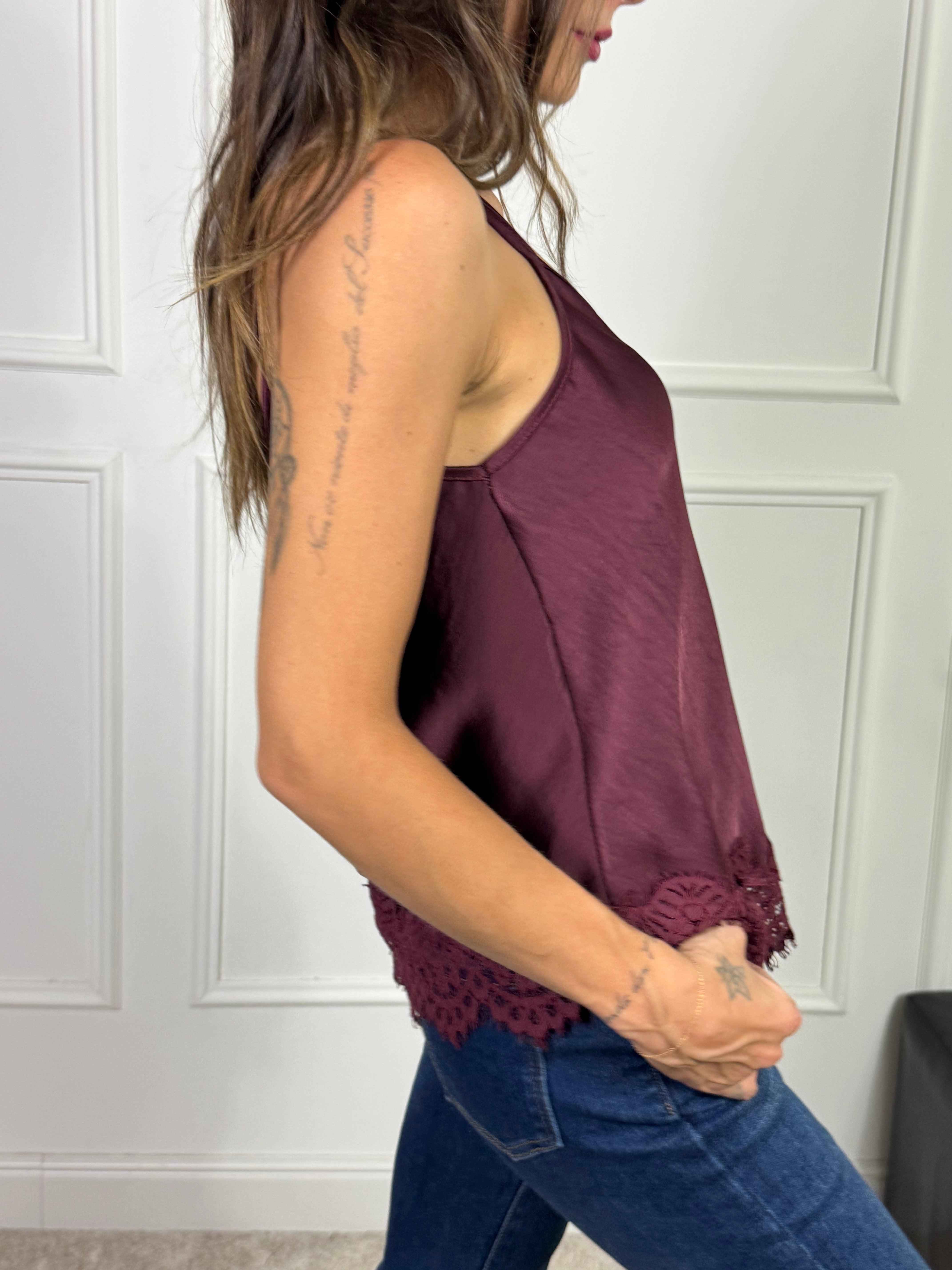 Top in RASO con SPALLINI Victoria ILMH BORDO PIZZO