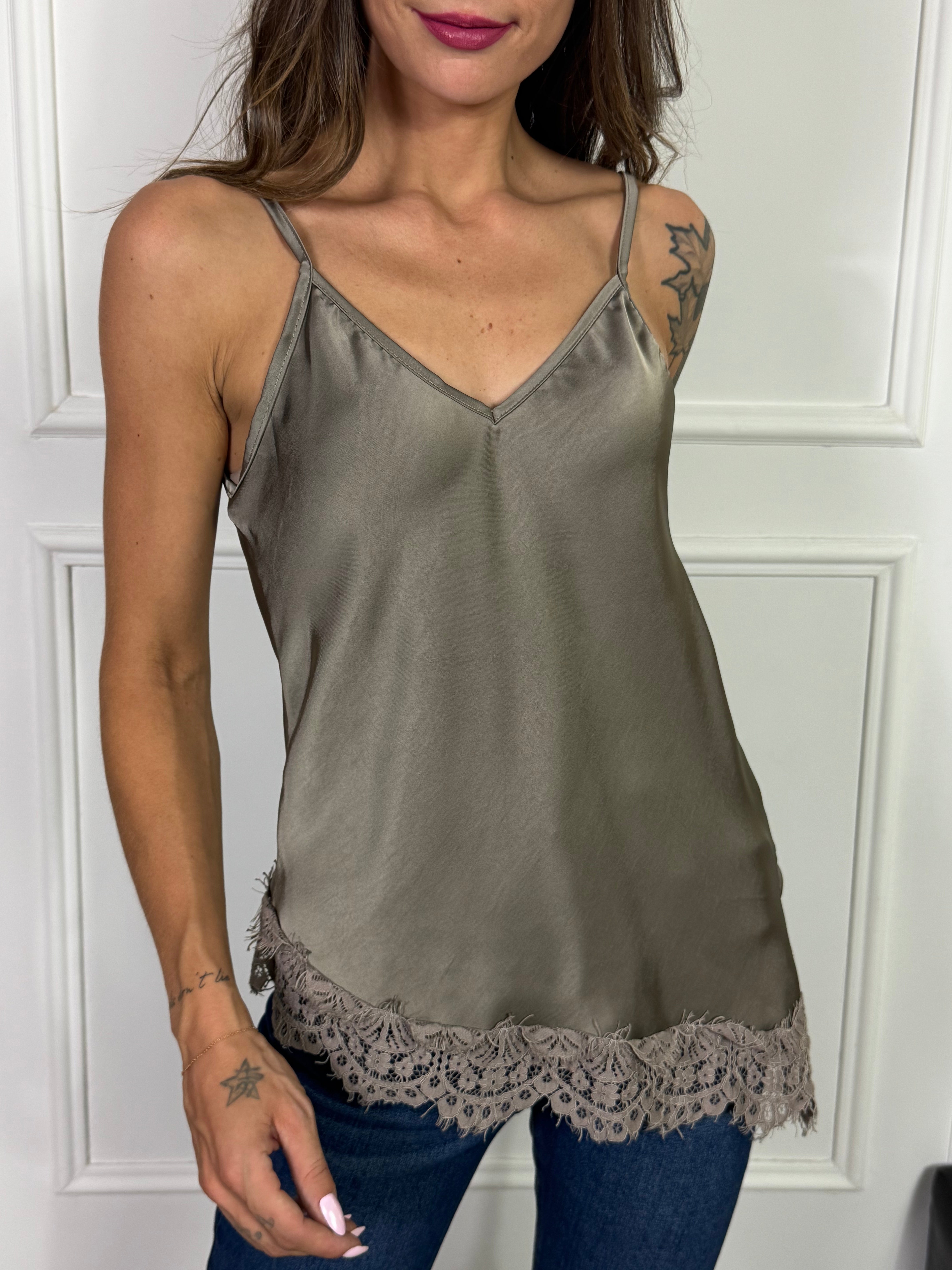 Top in RASO con SPALLINI Victoria ILMH BORDO PIZZO