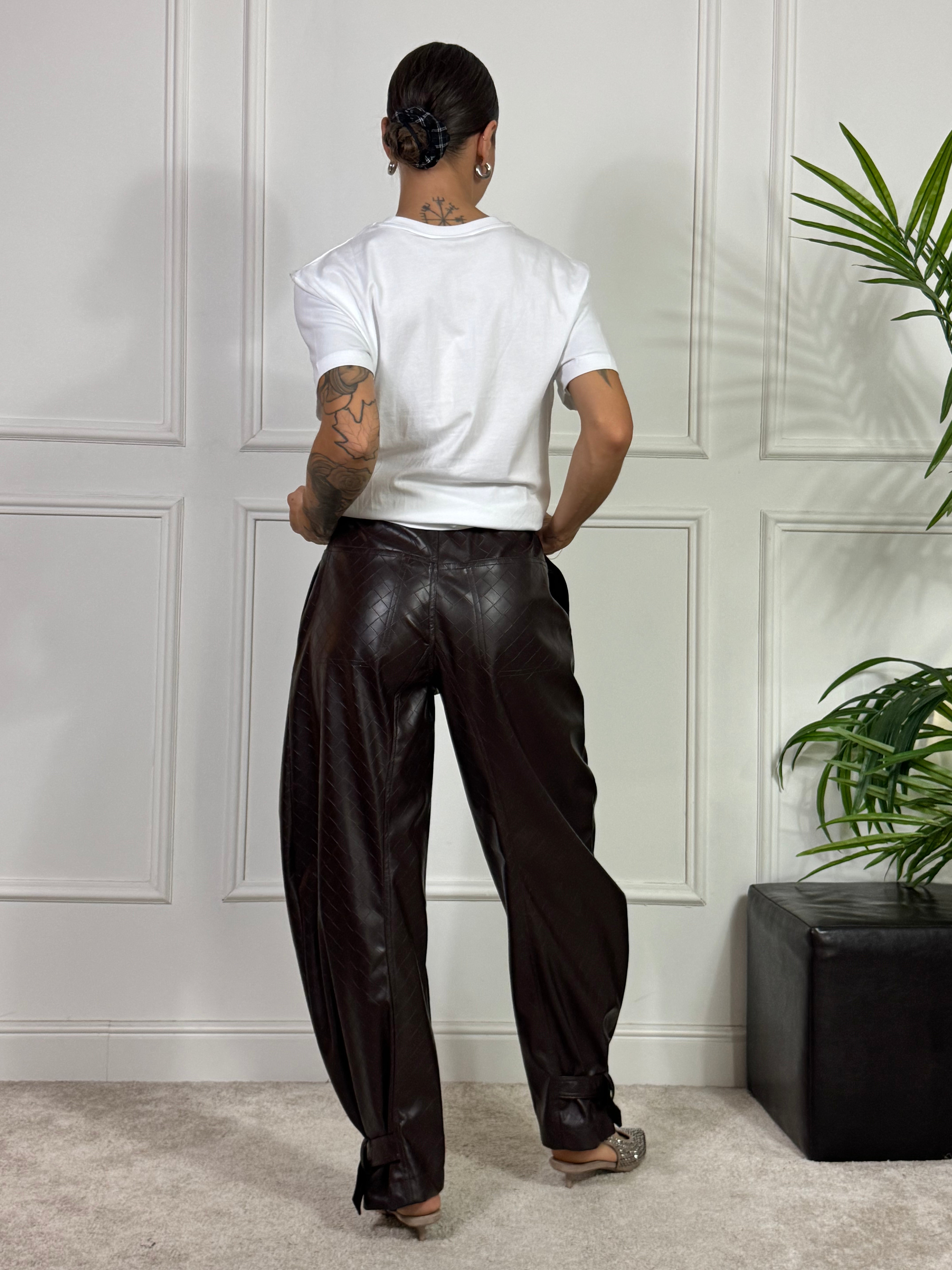 Pantalone OVETTO in ECOPELLE MARRONE Victoria ILMH texture quadretti