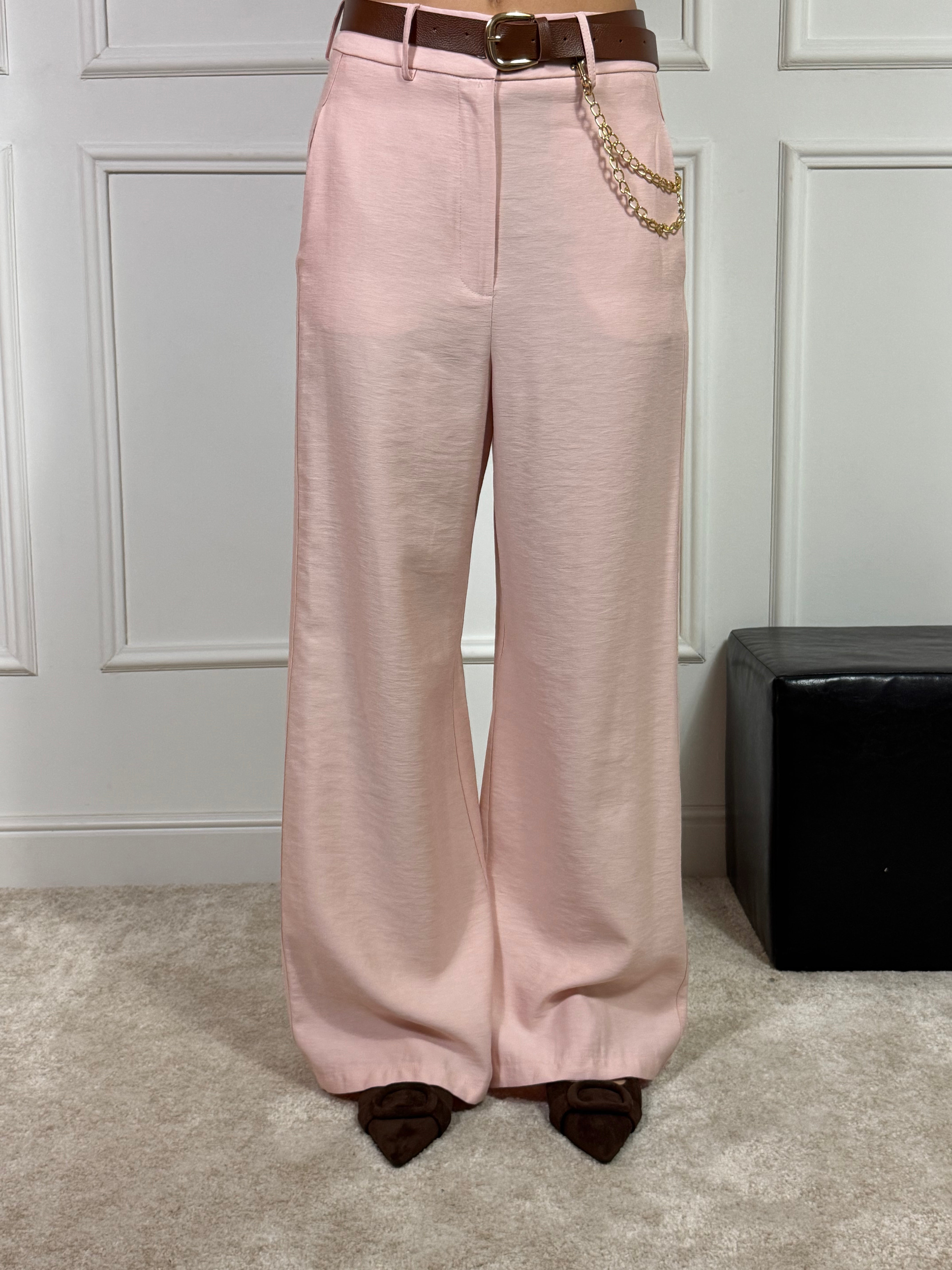 Pantalone ampio Have One con cintura e catena