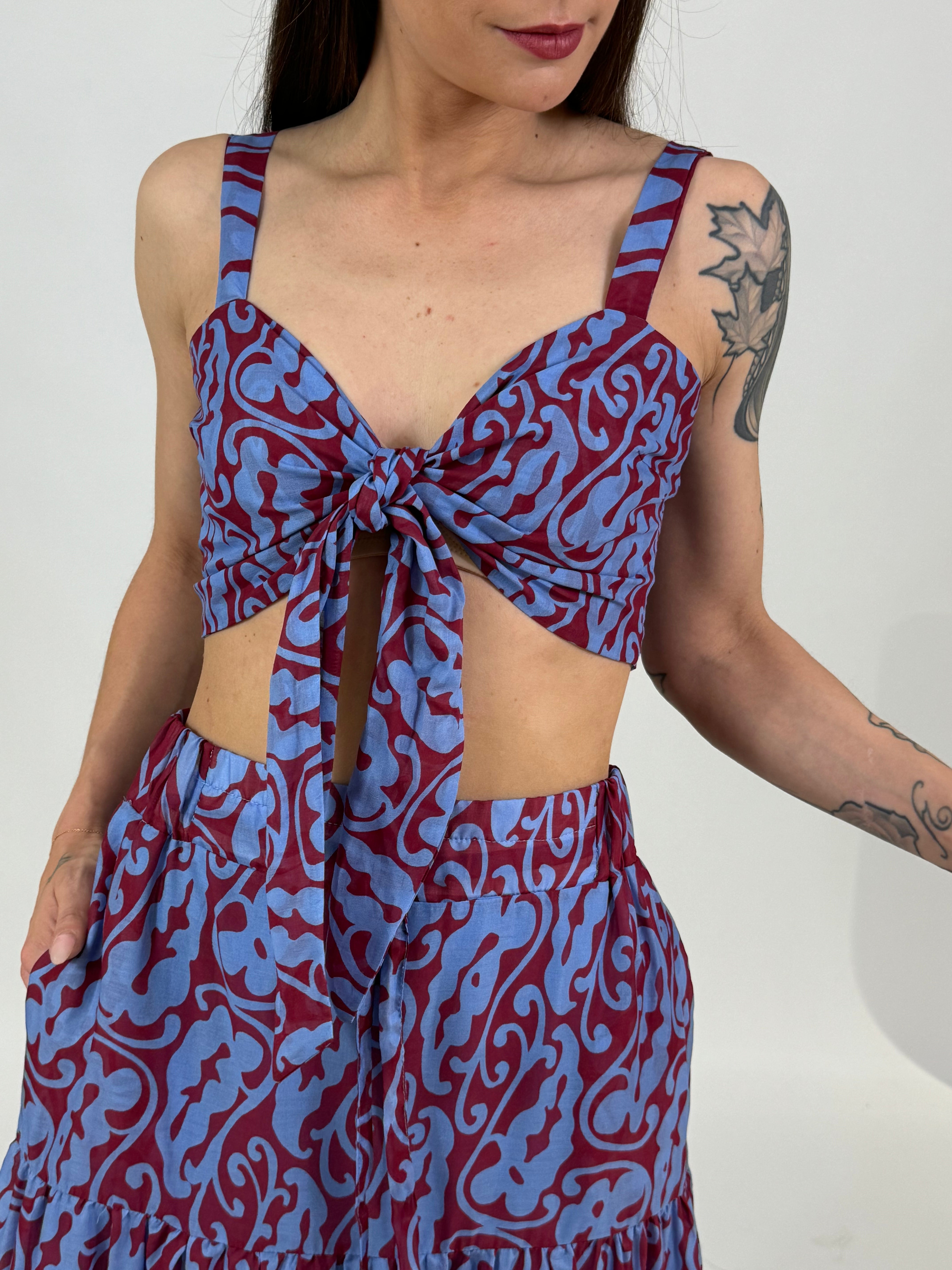 Top Tensione In a fantasia azzurro- rosso