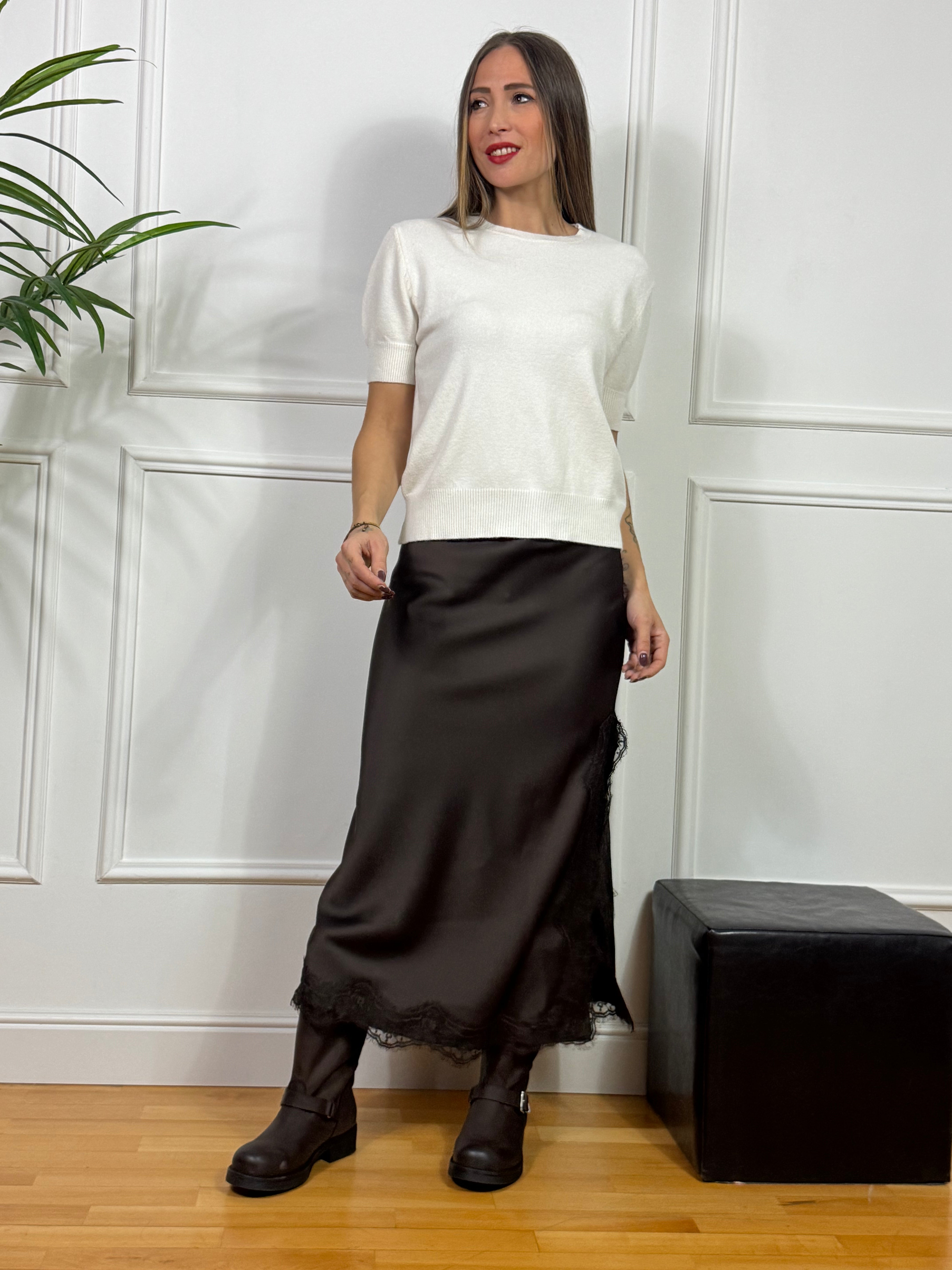 Gonna con pizzo Kikisix in raso sostenuto