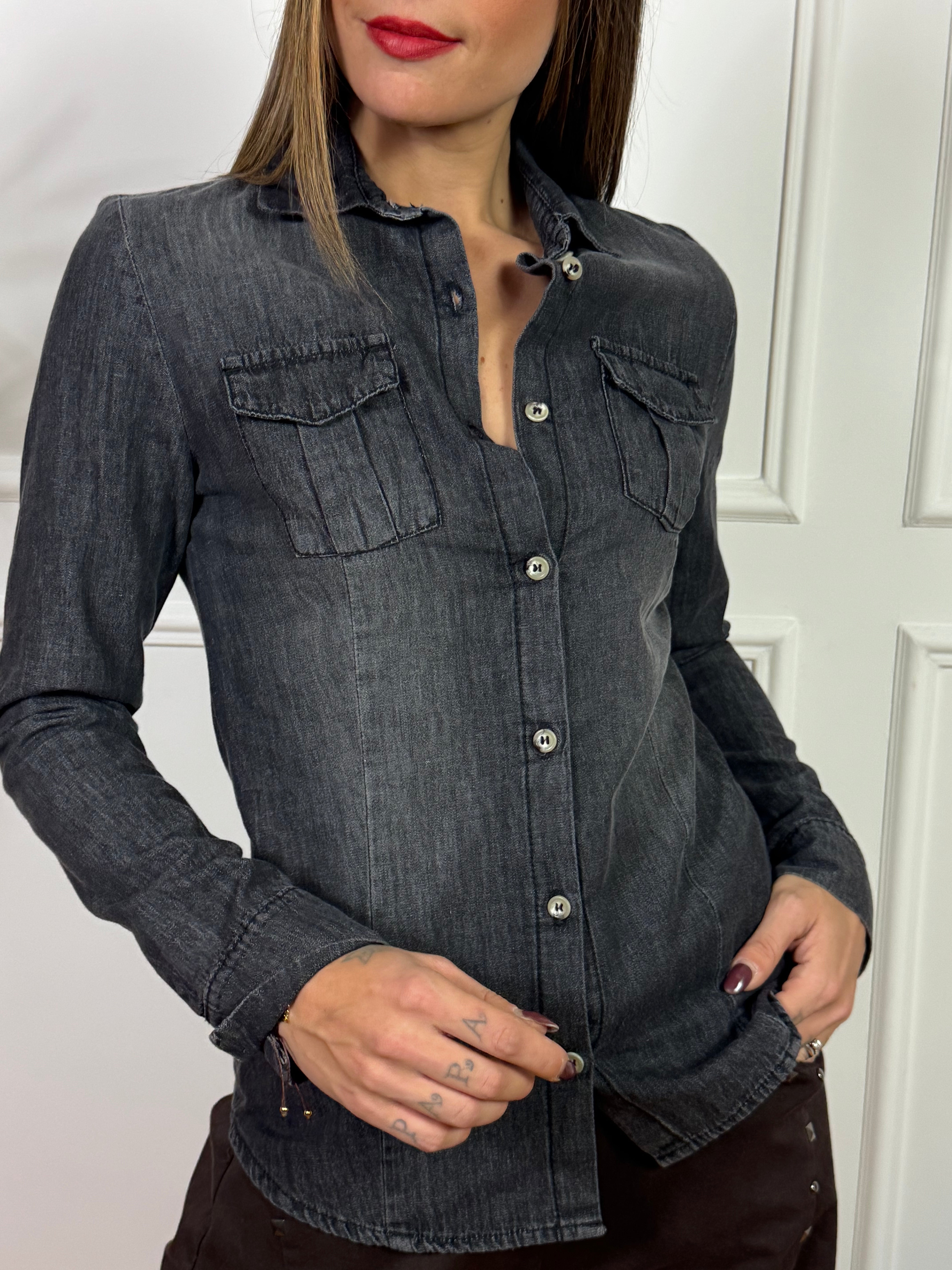 Camicia in denim Kikisix con taschini GRIGIO DELAVE'