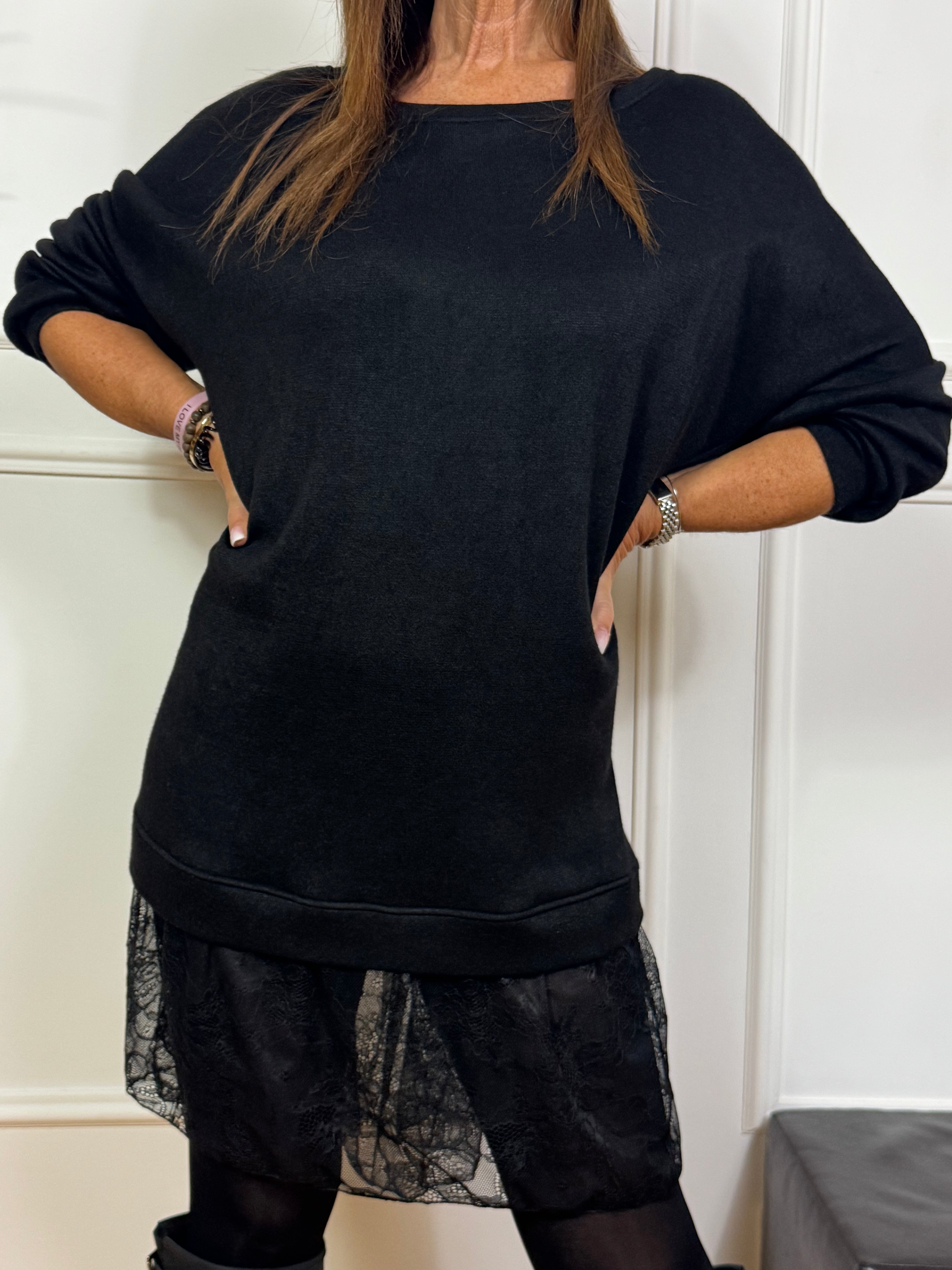 Abito in maglia VICTORIA ILMH con bordo pizzo e cintura