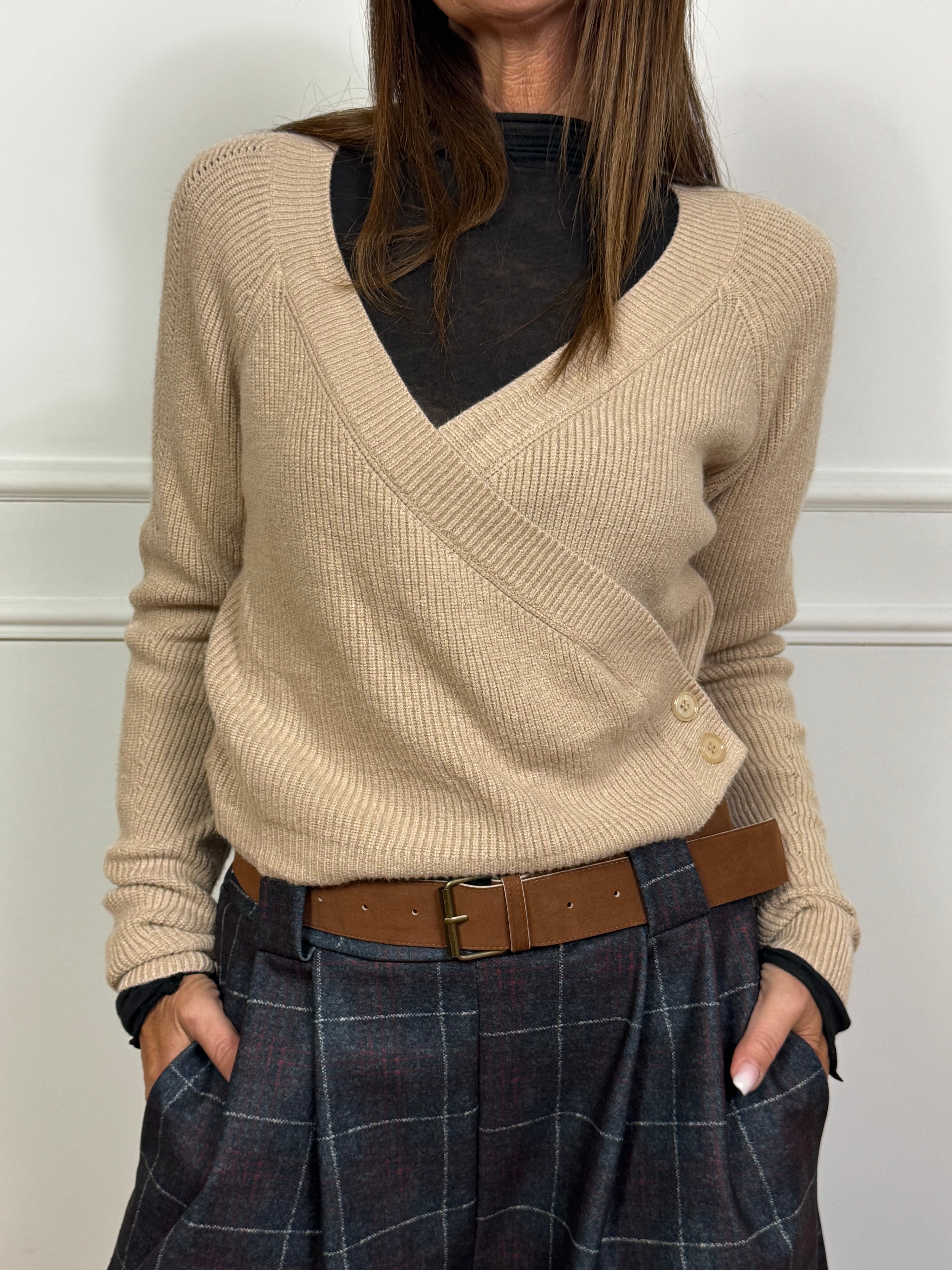 Maglia incrociata con bottoni Victoria ILMH