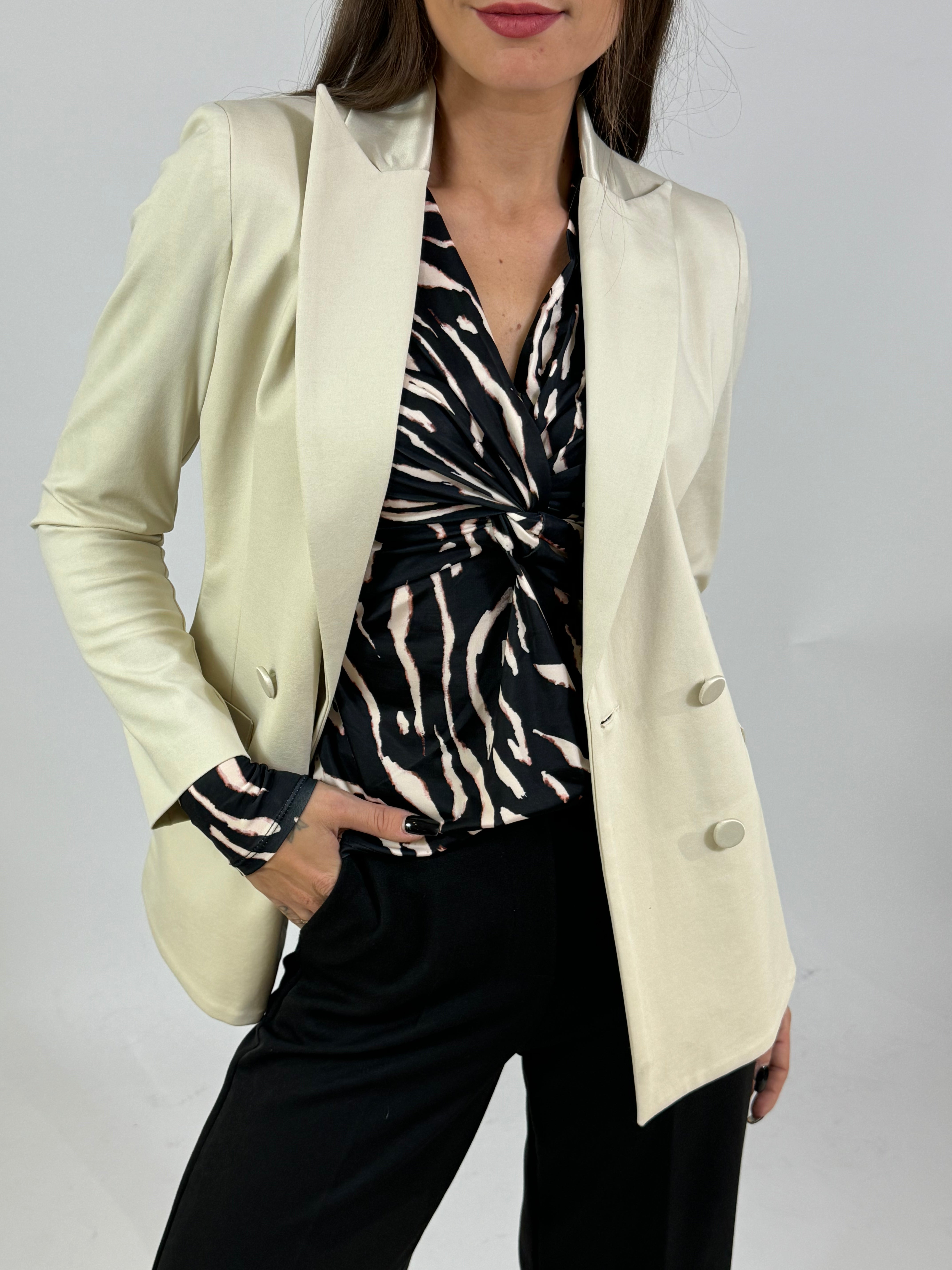 Giacca blazer in punto Milano Susy Mix doppiopetto con dettagli in raso