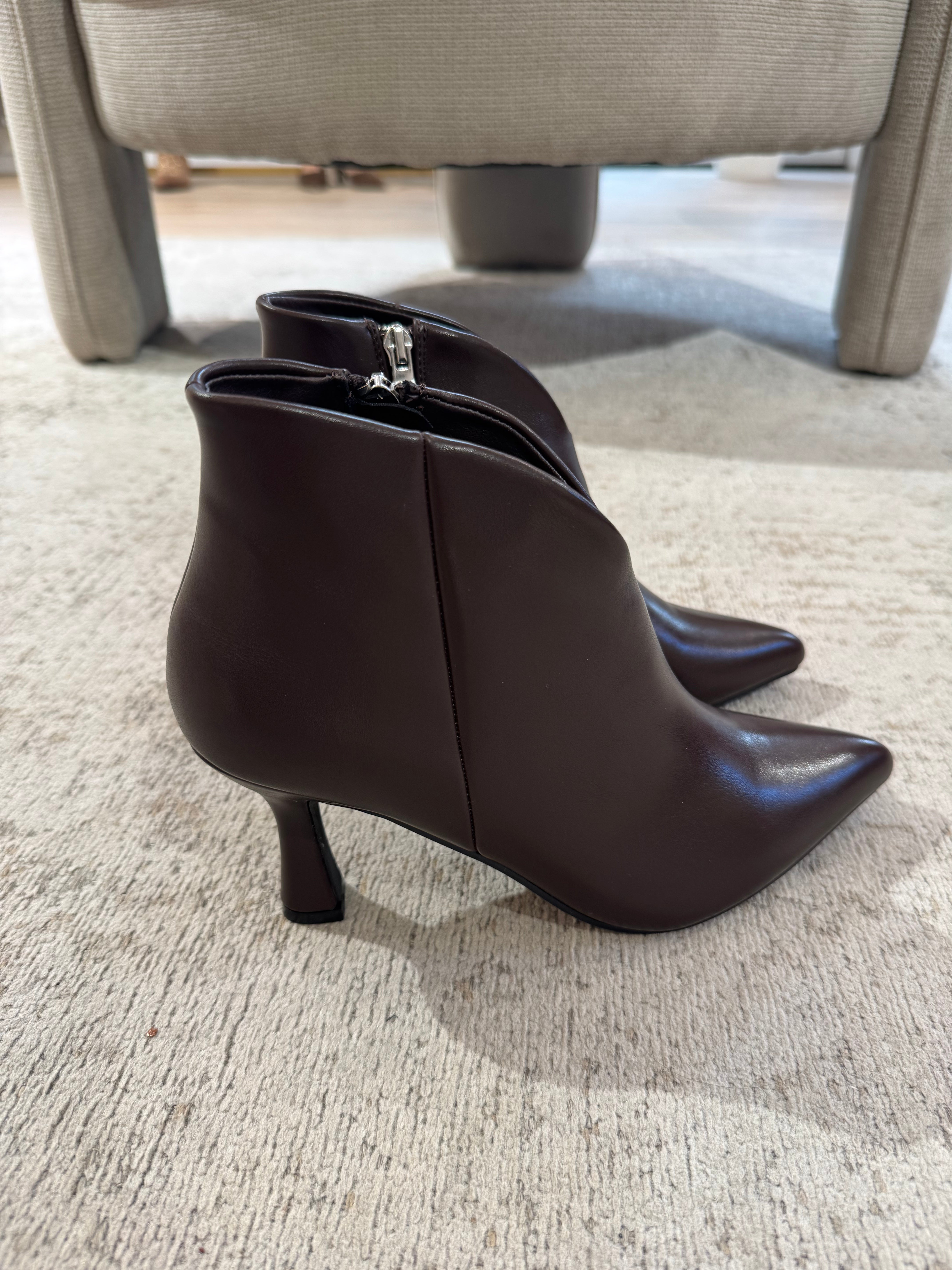 Scarpa a punta con tacco in ECOPELLE LISCIA - TESTA DI MORO