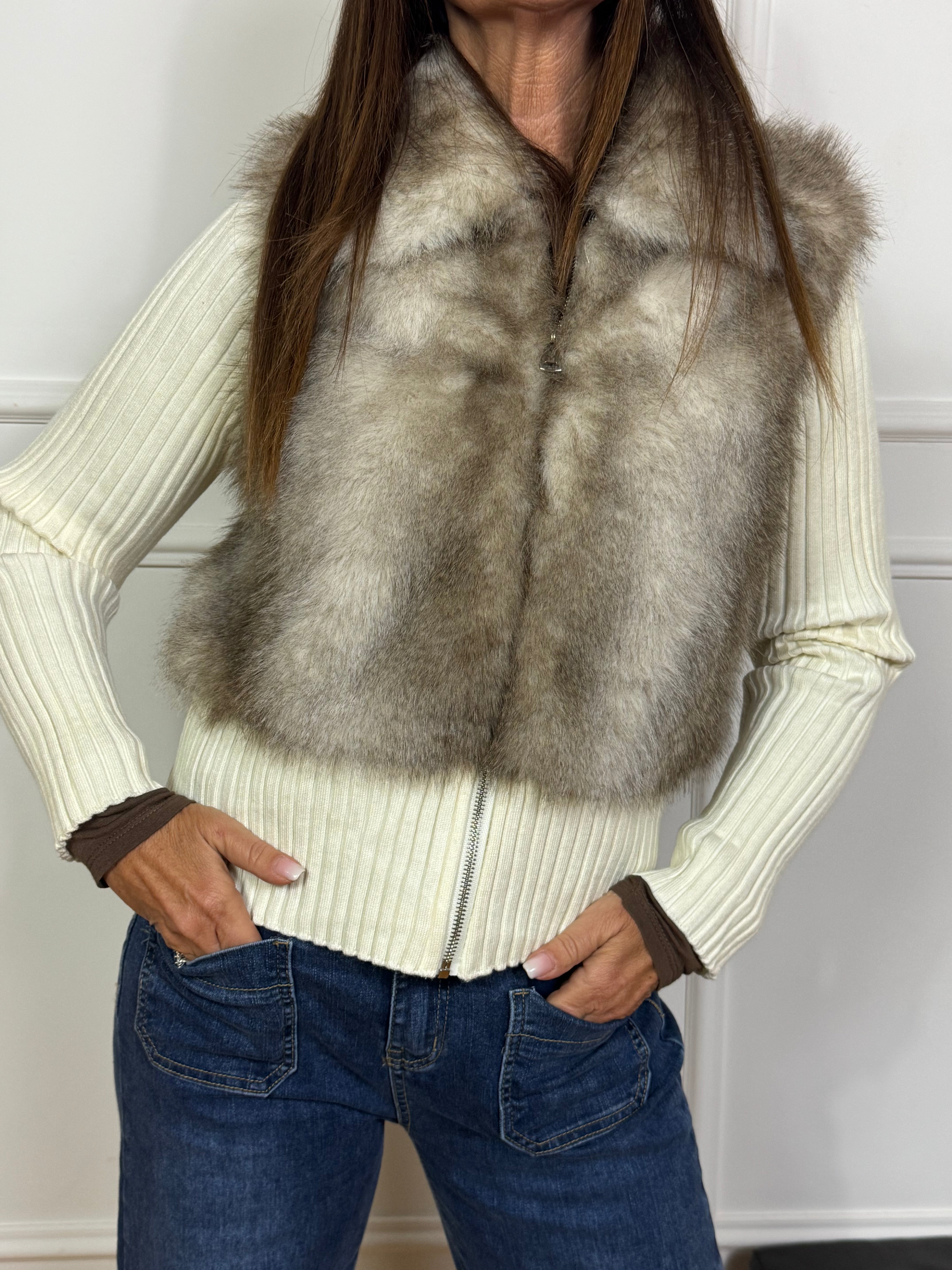 Giacca Victoria ILMH con dettagli in maglia cannettata e ecopelliccia