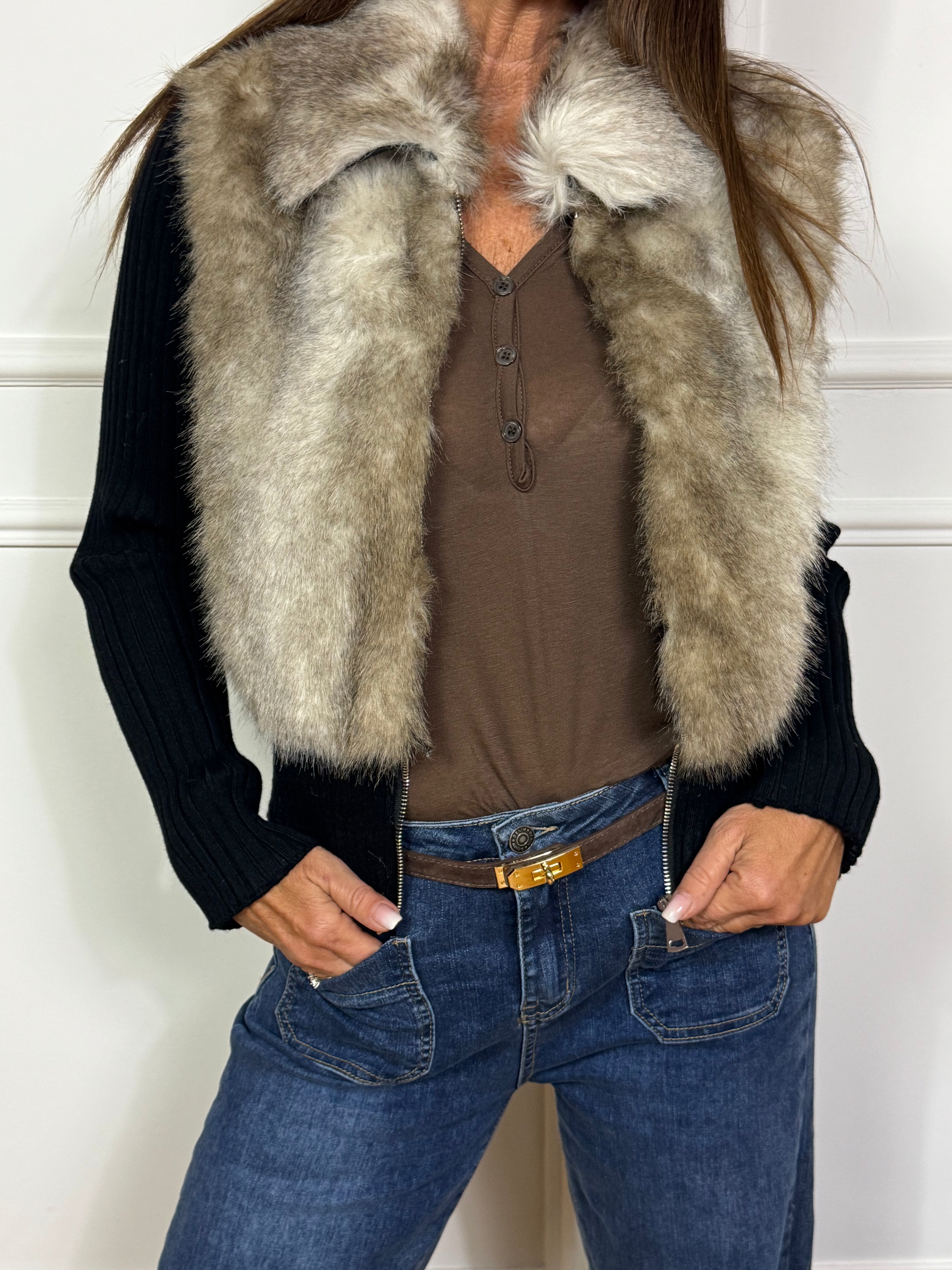 Giacca Victoria ILMH con dettagli in maglia cannettata e ecopelliccia