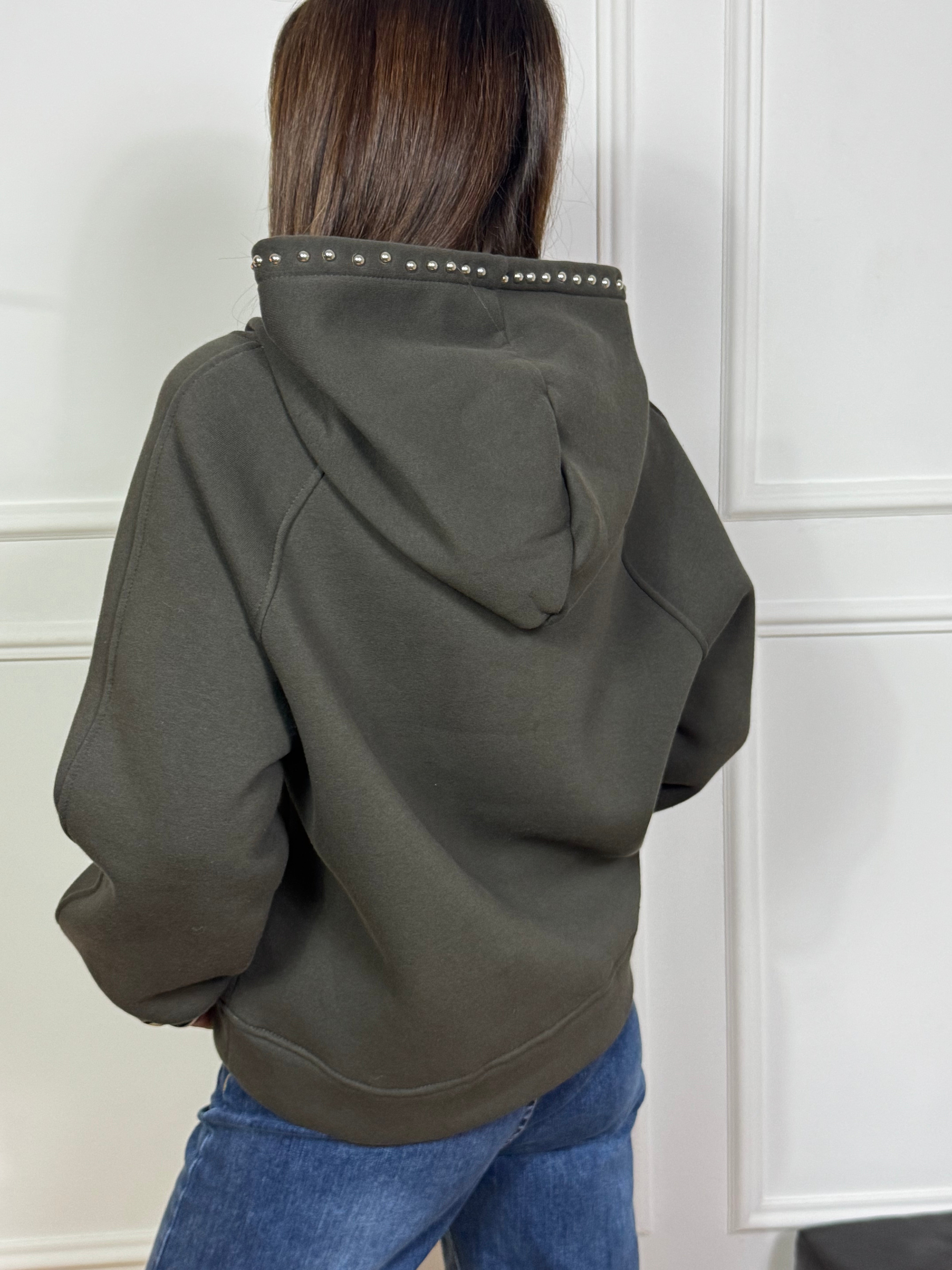 Felpa con borchie e cappuccio Victoria ILMH