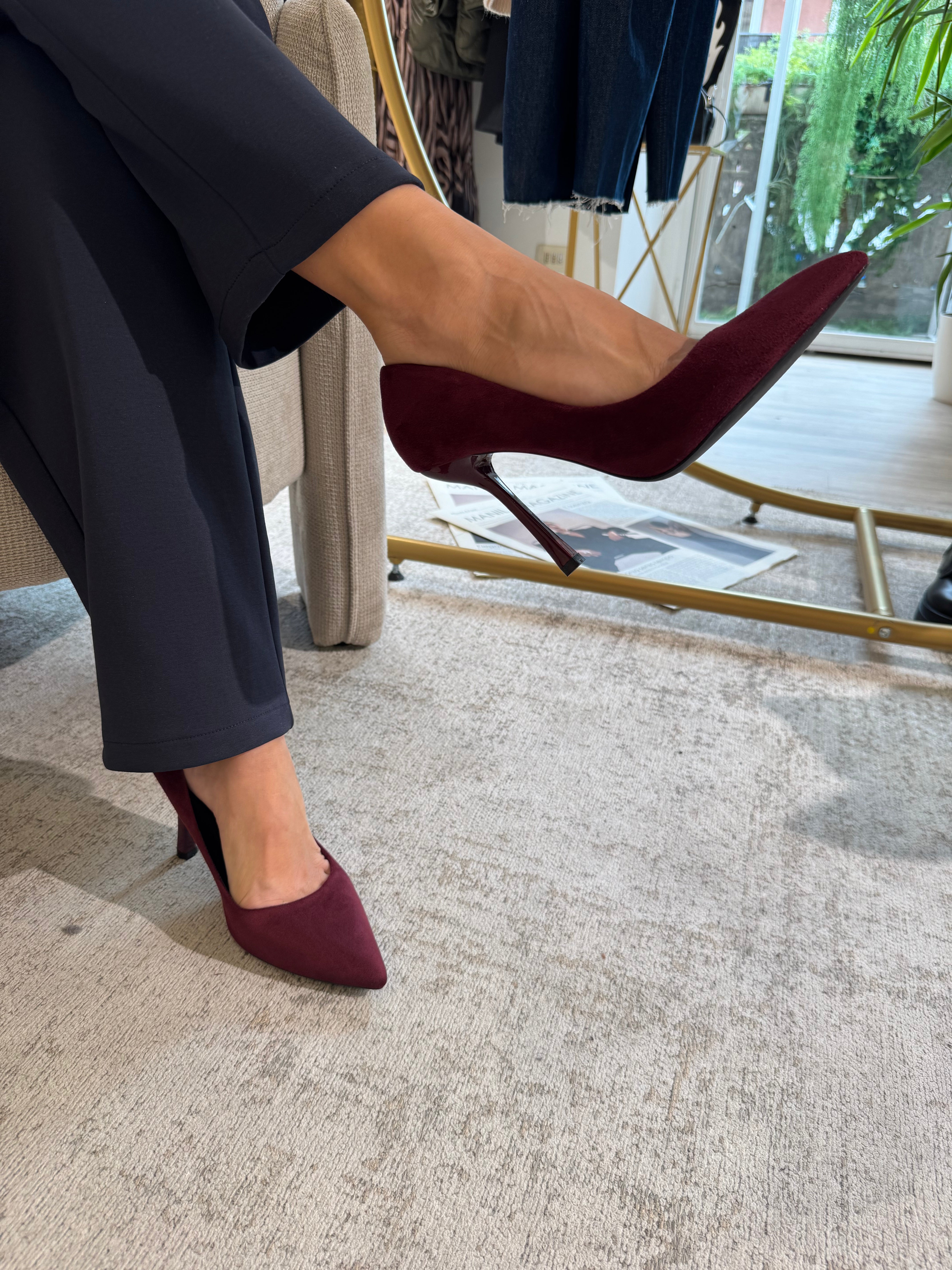 Scarpa con tacco decollete scamosciato suede