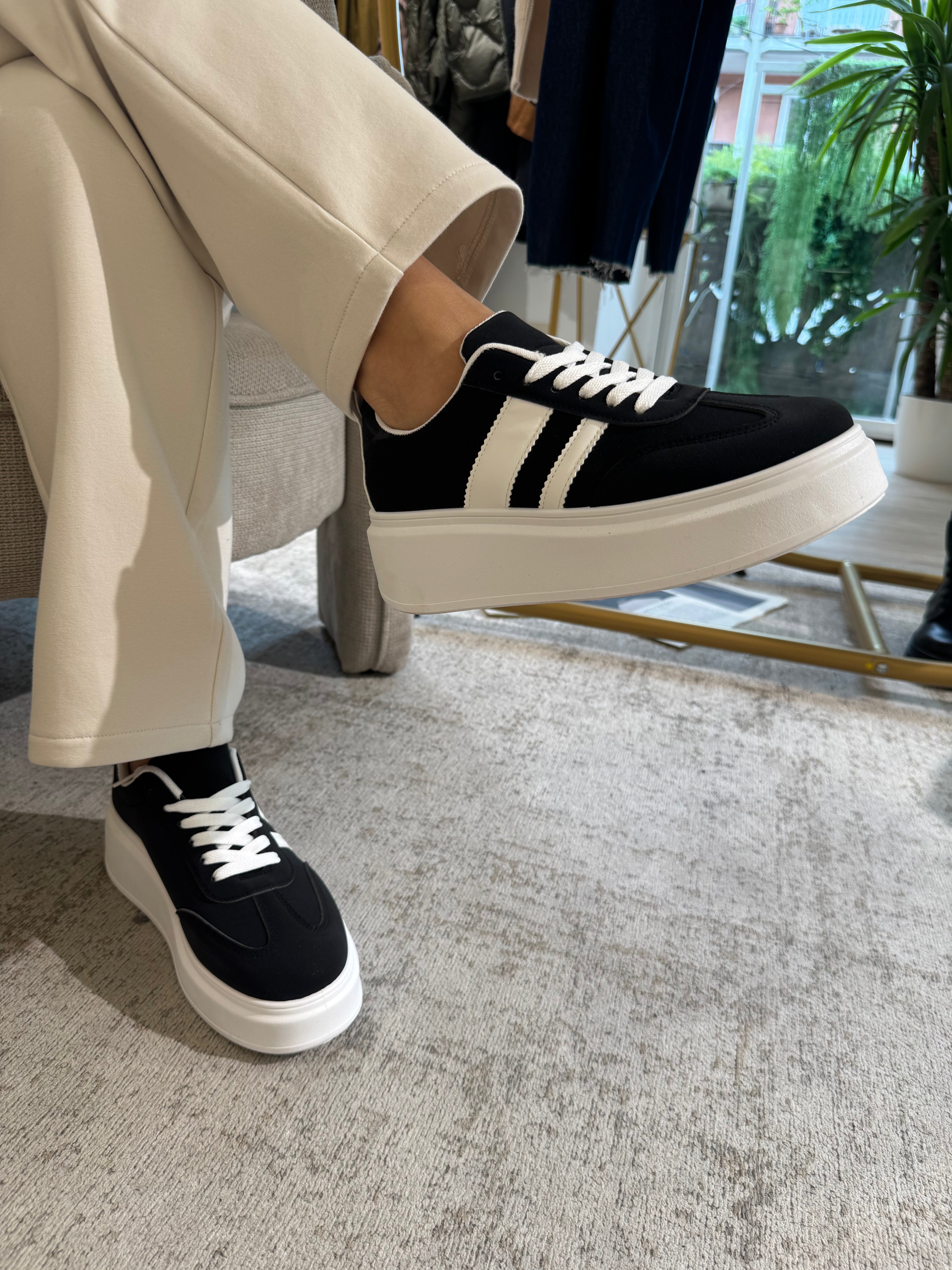 Sneakers PLATFORM SCAMOSCIATE con banda laterale in ecopelle