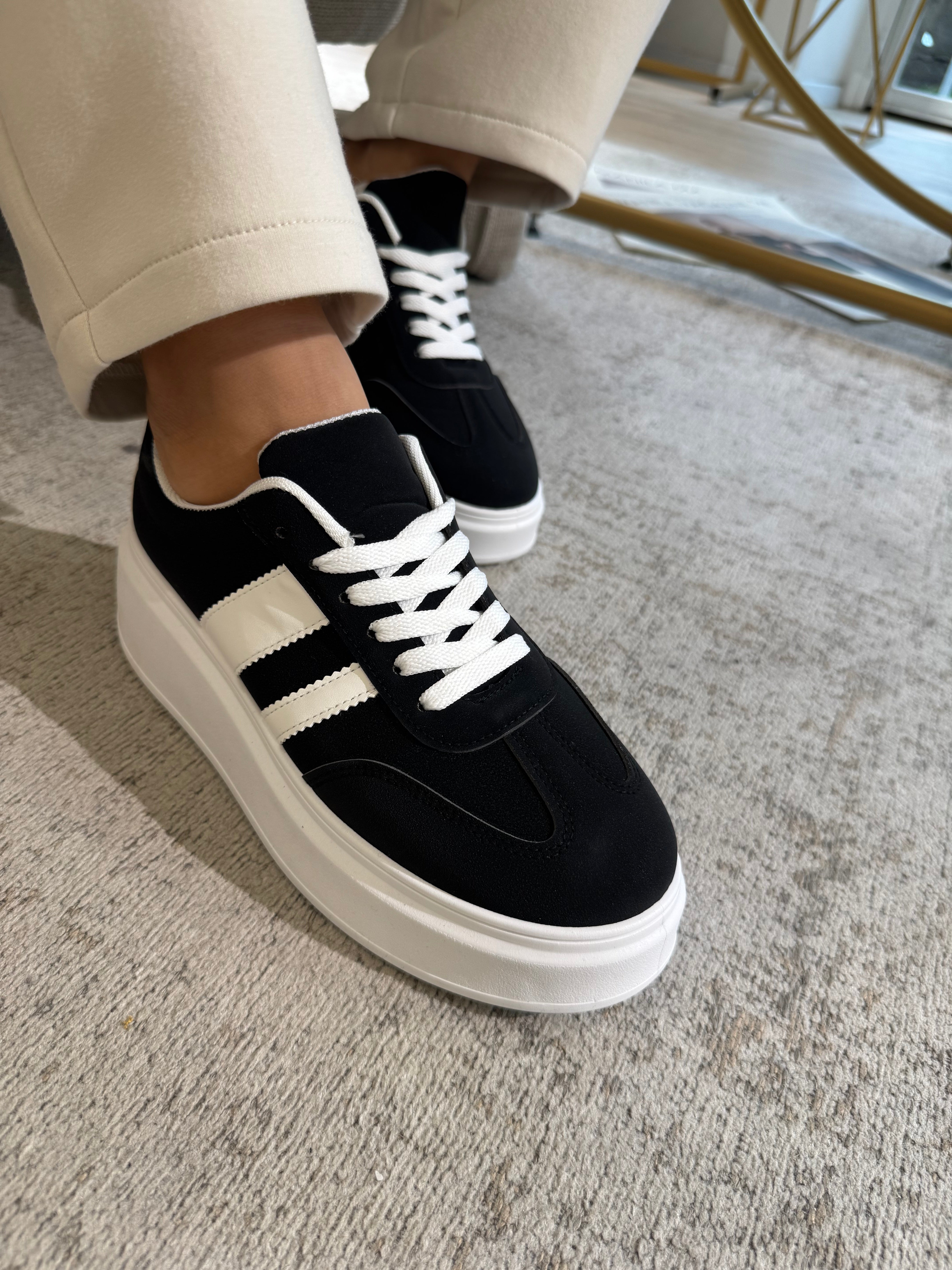 Sneakers PLATFORM SCAMOSCIATE con banda laterale in ecopelle