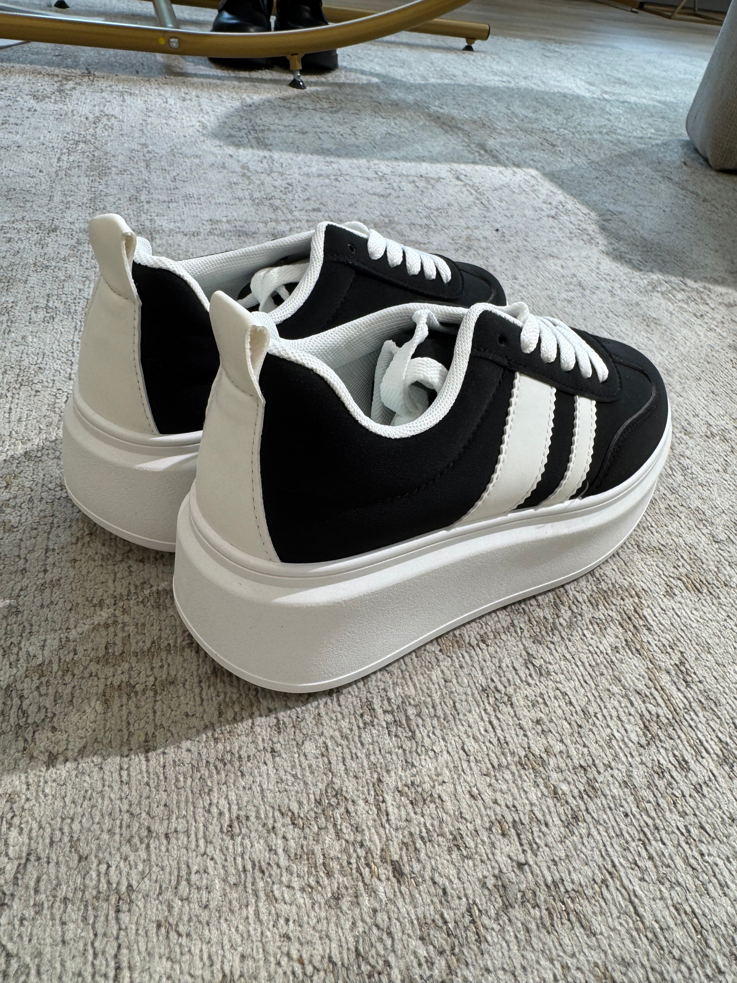 Sneakers PLATFORM SCAMOSCIATE con banda laterale in ecopelle
