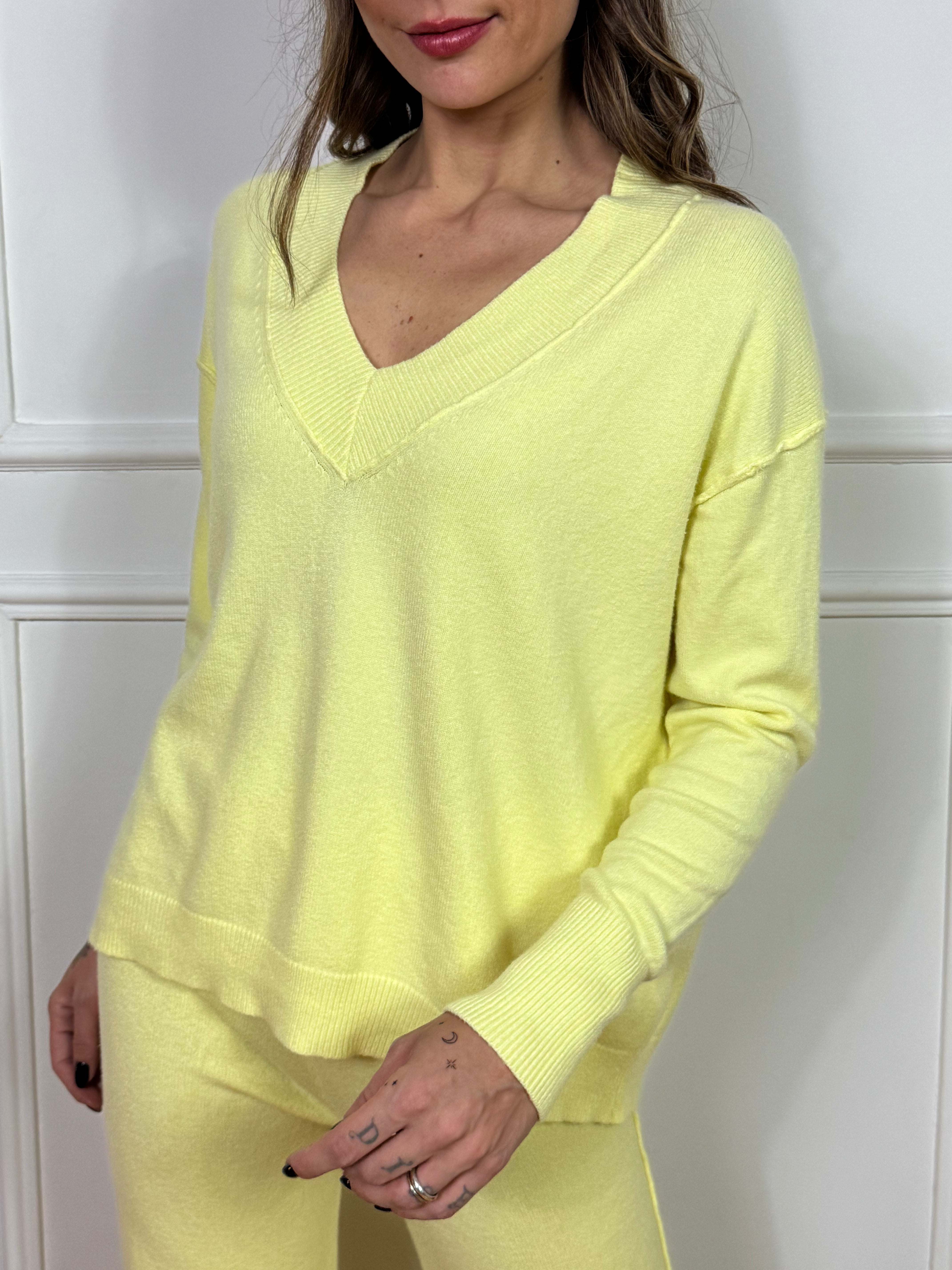 Completo tuta in maglina misto viscosa Victoria ILMH MAGLIA SCOLLO V + PANTALONE