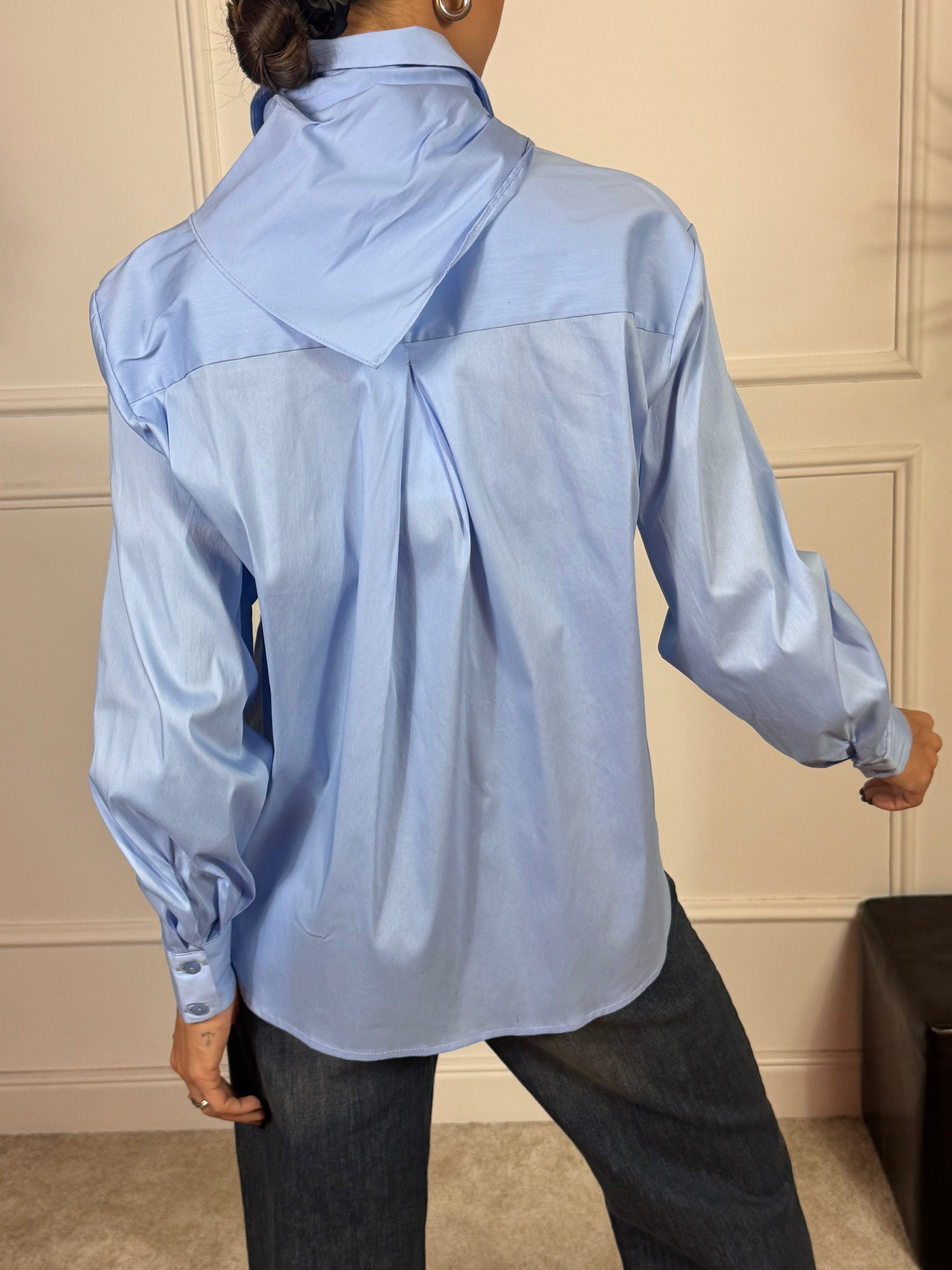 Camicia Kikisix con taschini e colletto con bandana