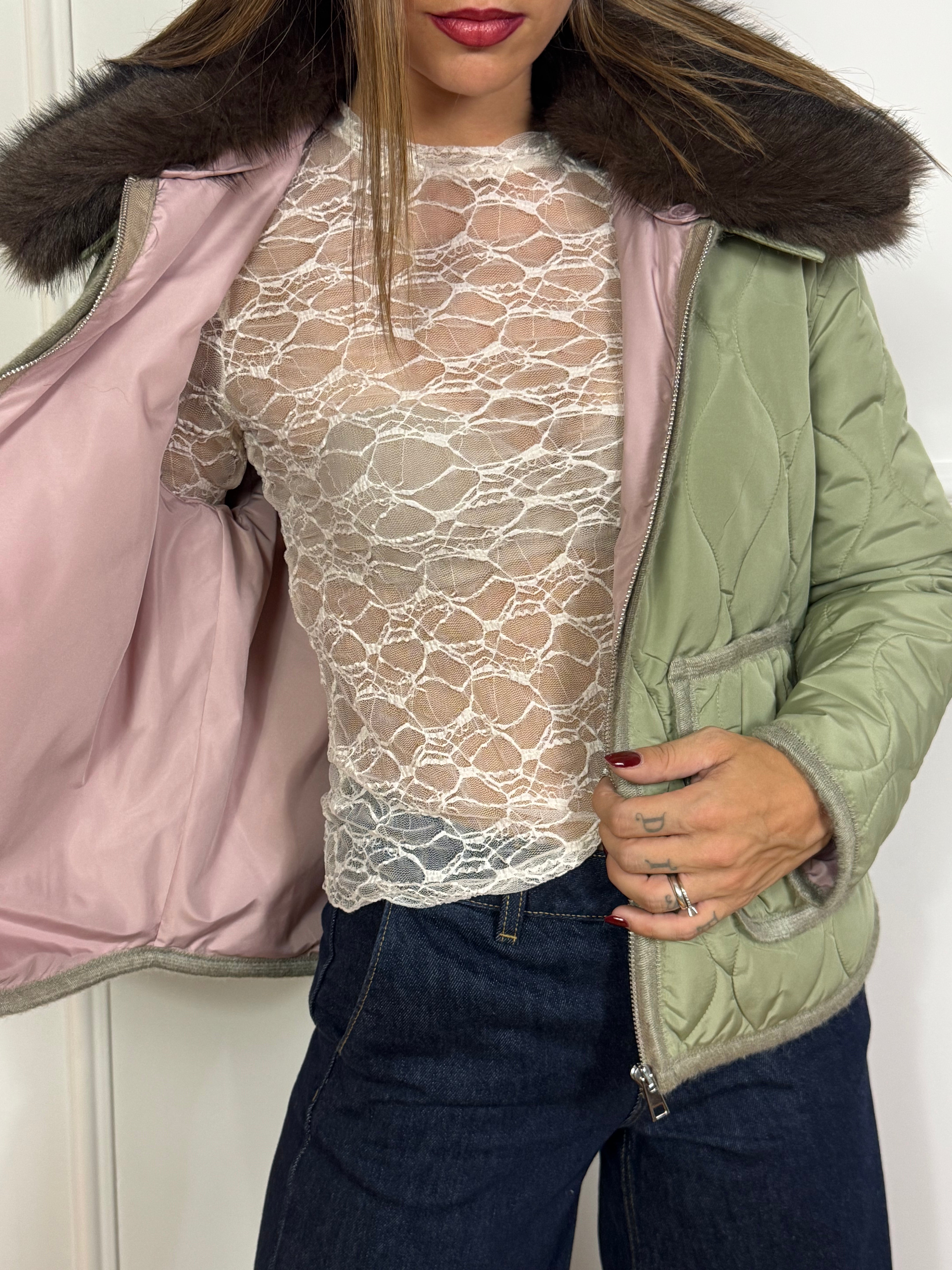 Giacca trapuntata Philia Loft con collo in ecopelliccia