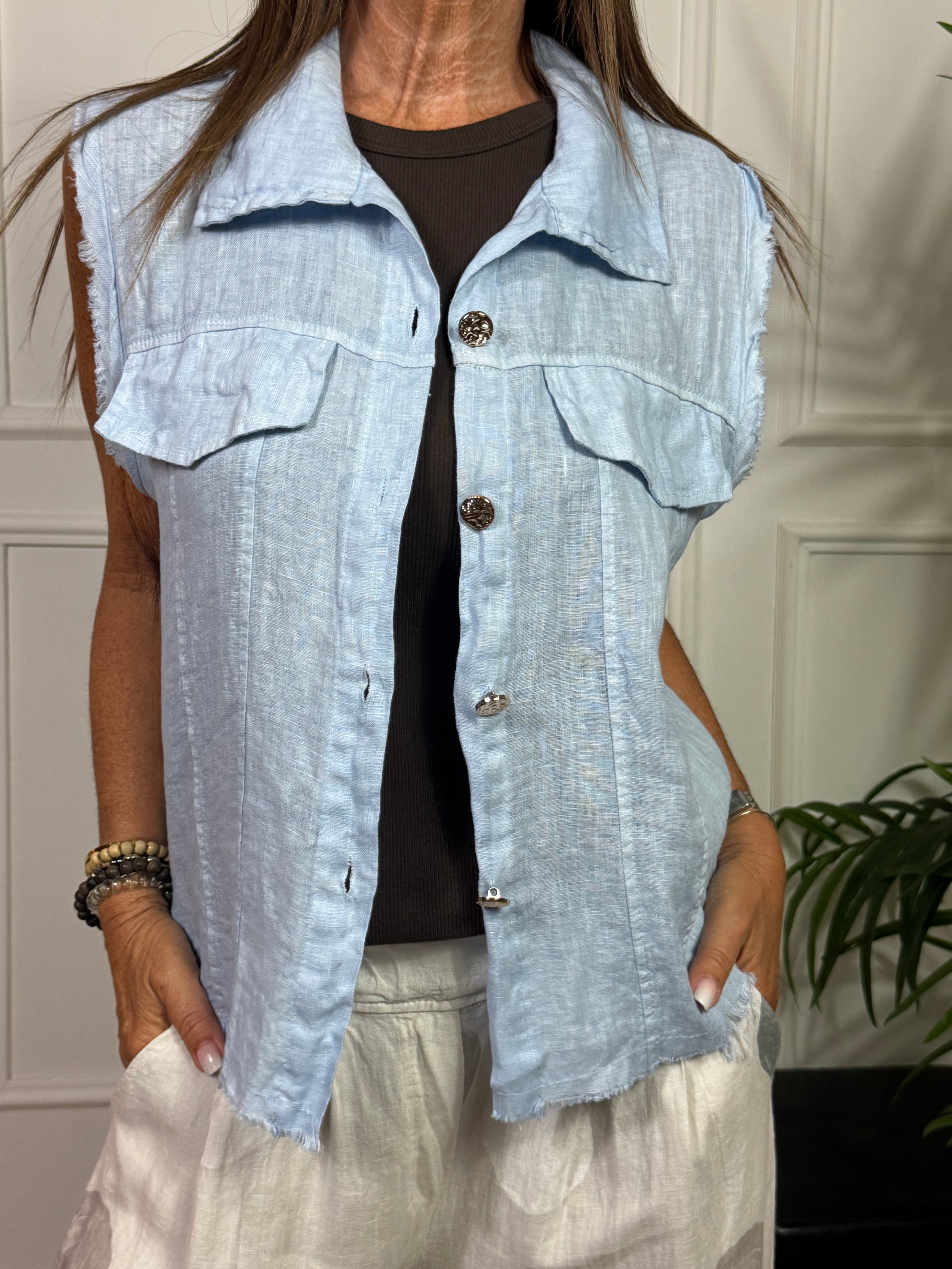 Camicia smanicata taglio vivo Victoria ILMH bottoni oro