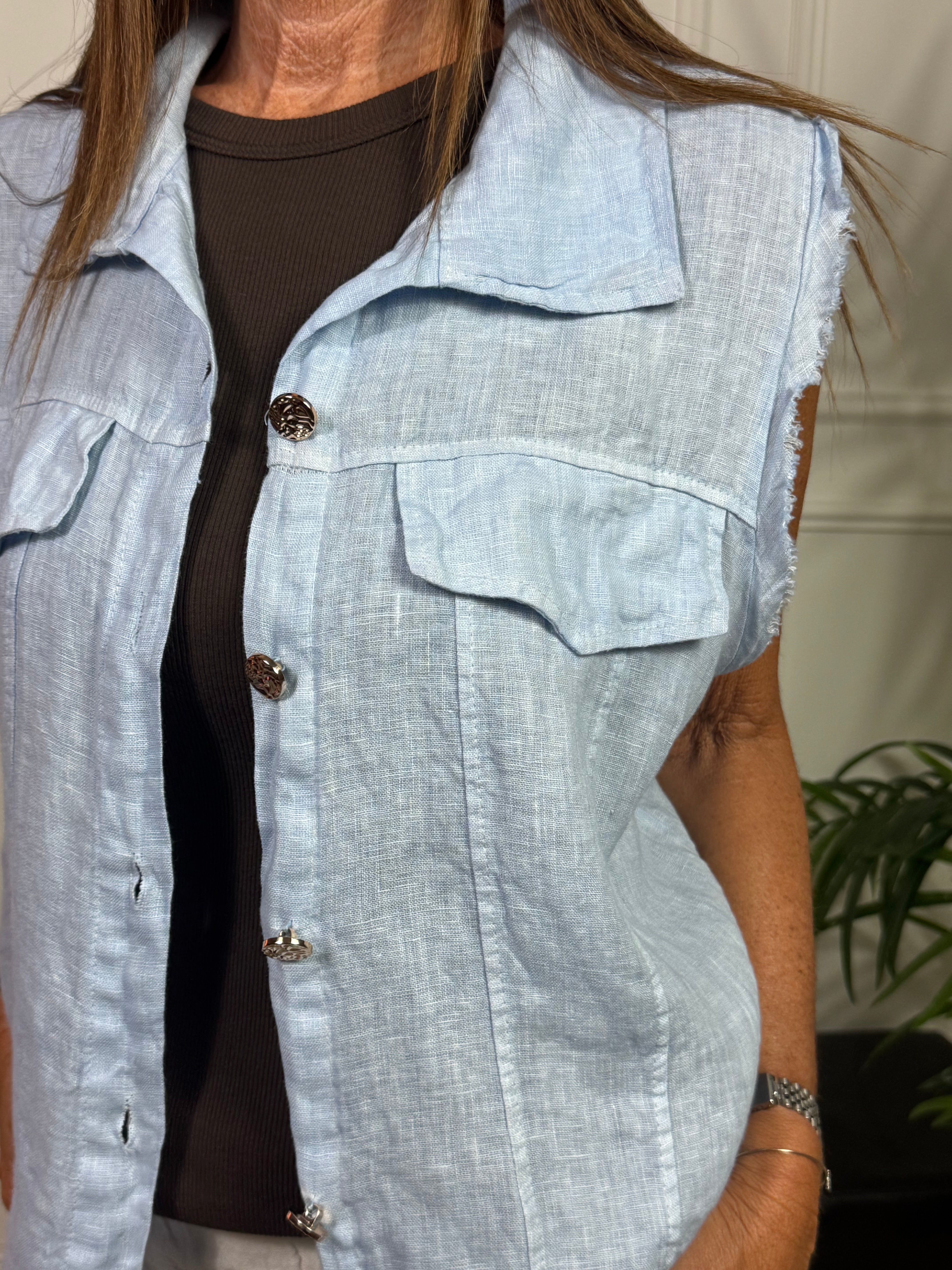 Camicia smanicata taglio vivo Victoria ILMH bottoni oro