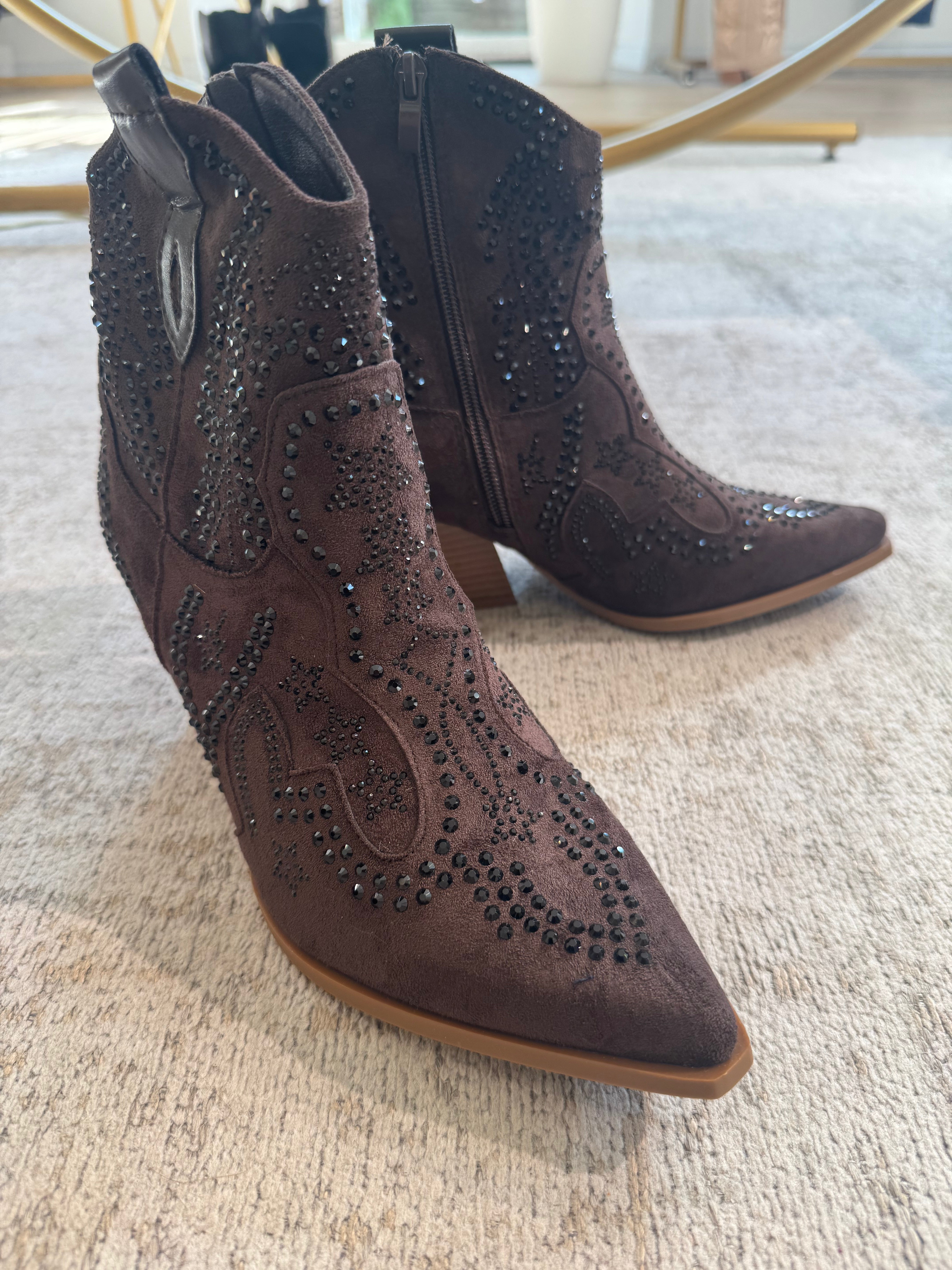 Stivaletto texano basso scamosciato con strass TACCO 7 CM